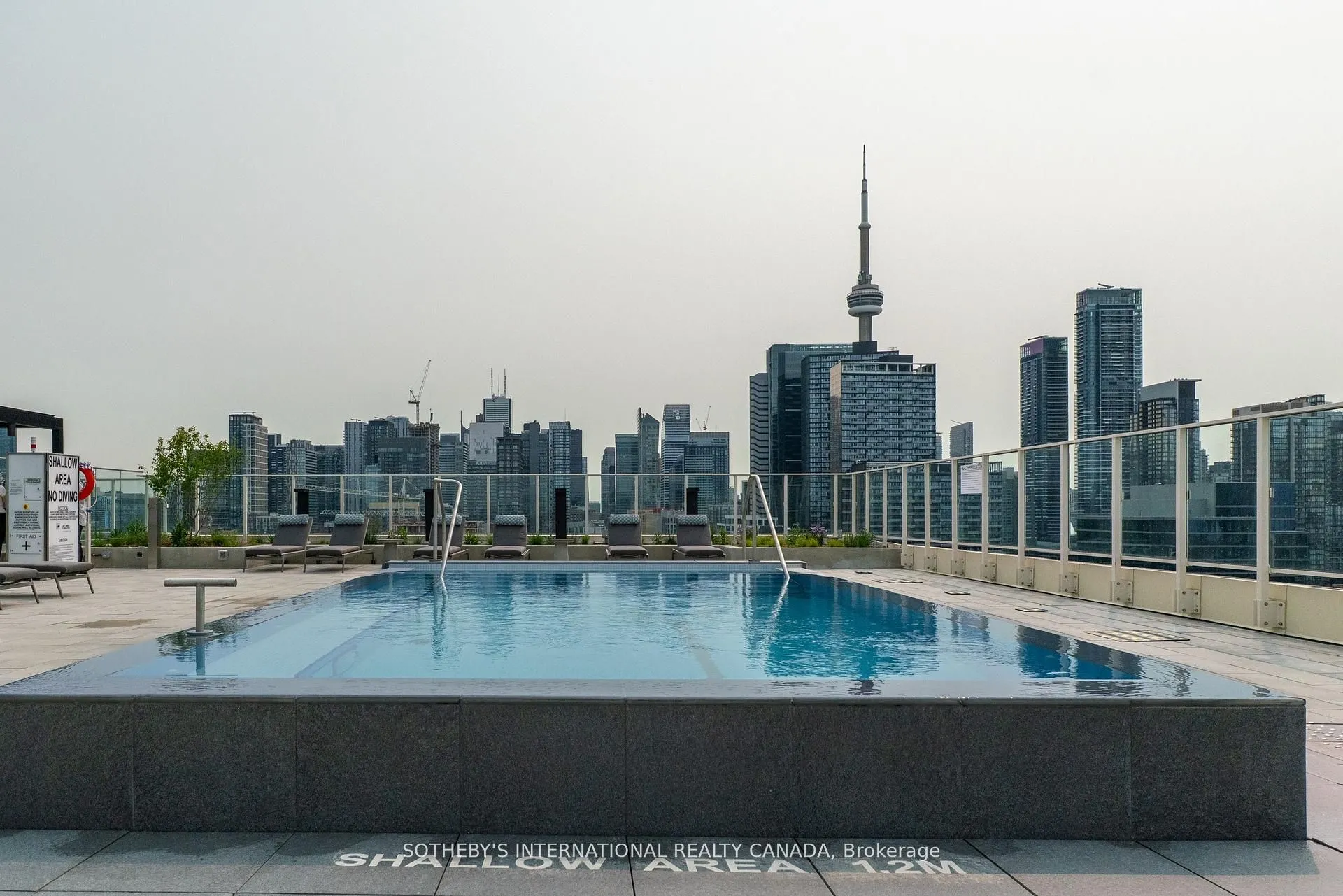 88 bathurst Street #1217
