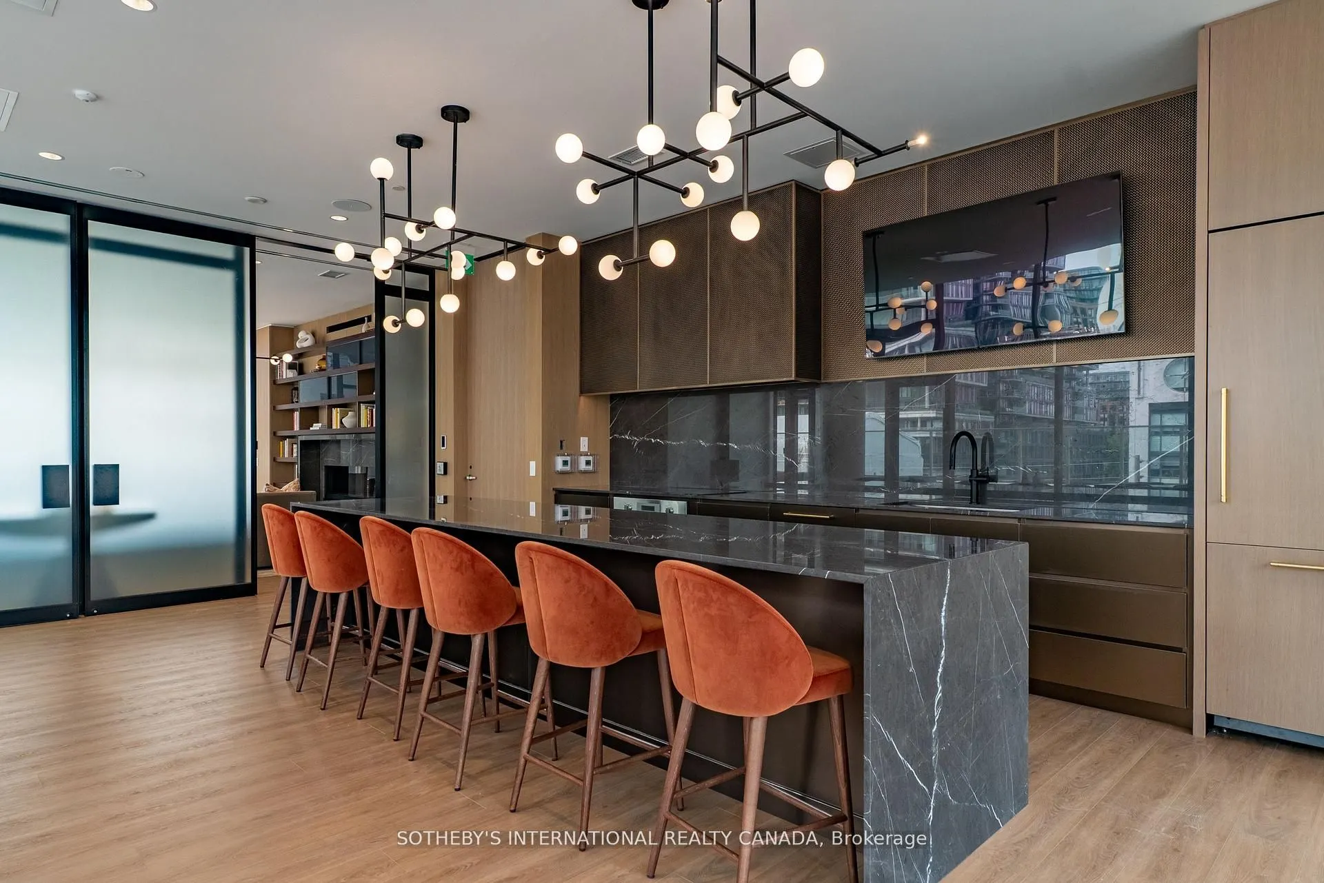 88 bathurst Street #1217