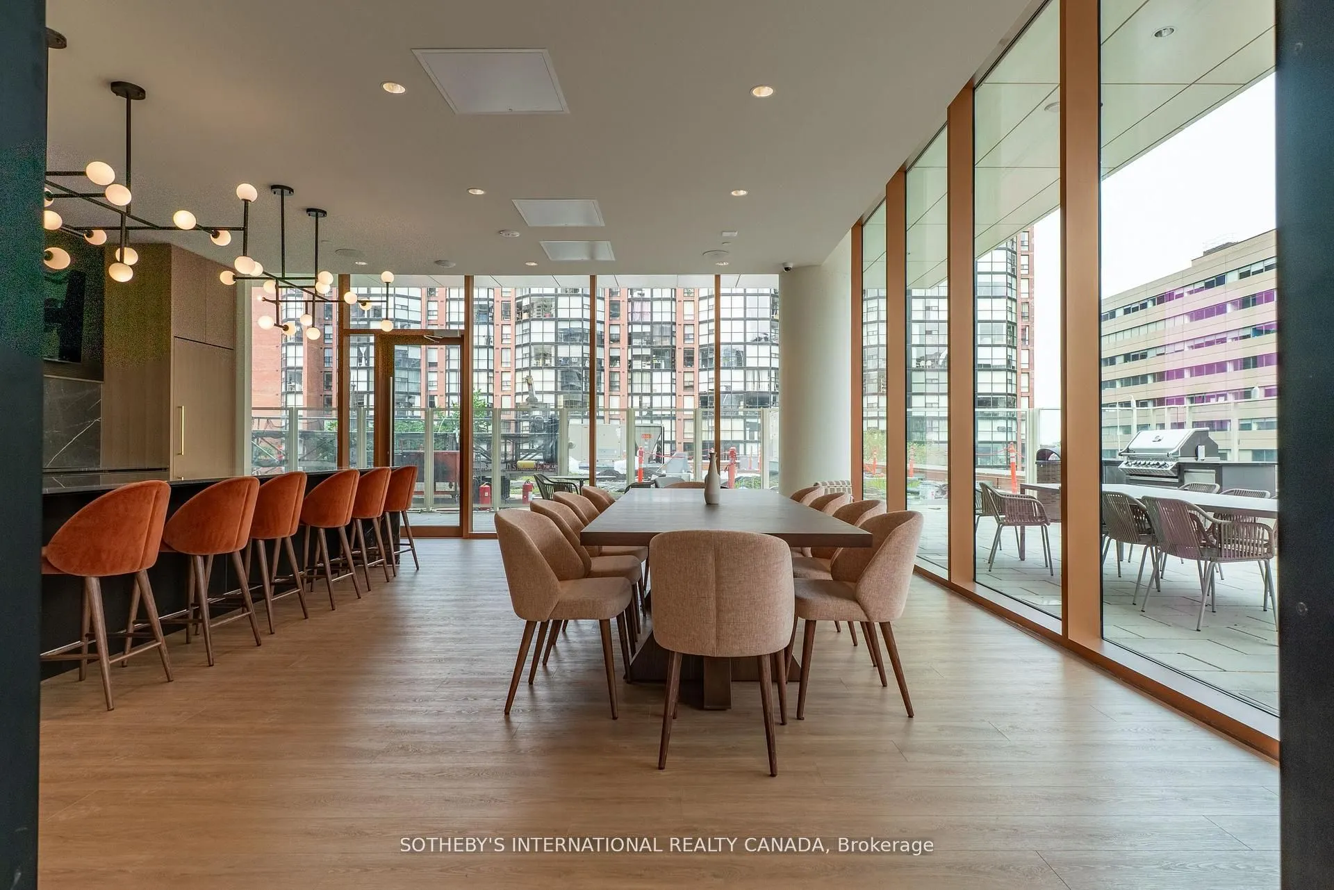 88 bathurst Street #1217