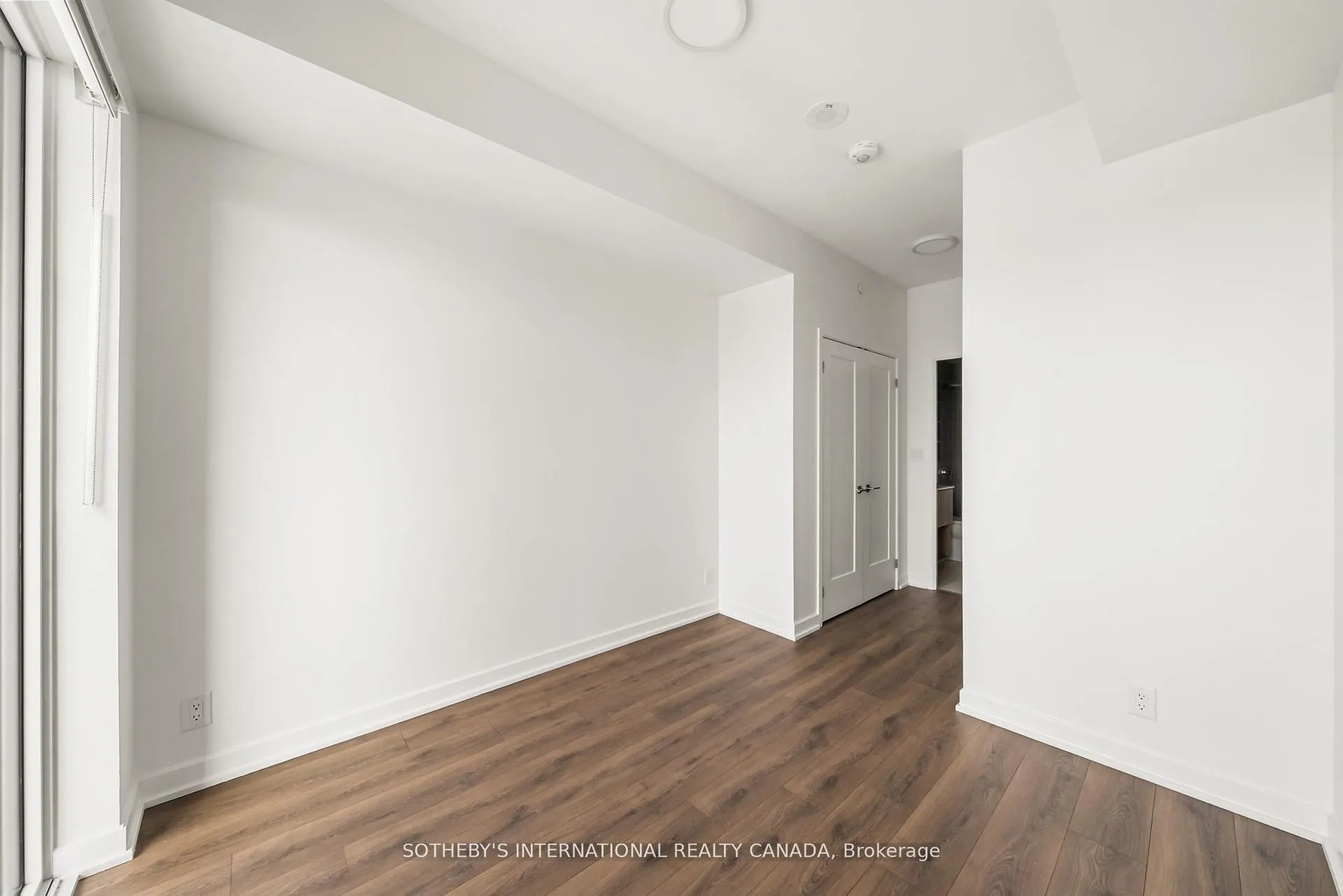 88 bathurst Street #1217