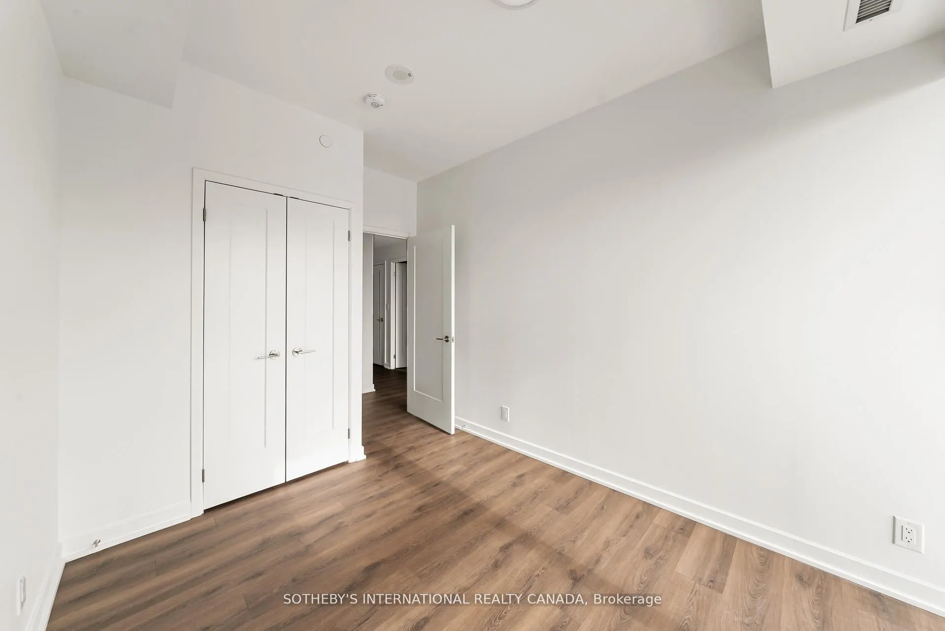 88 bathurst Street #1217
