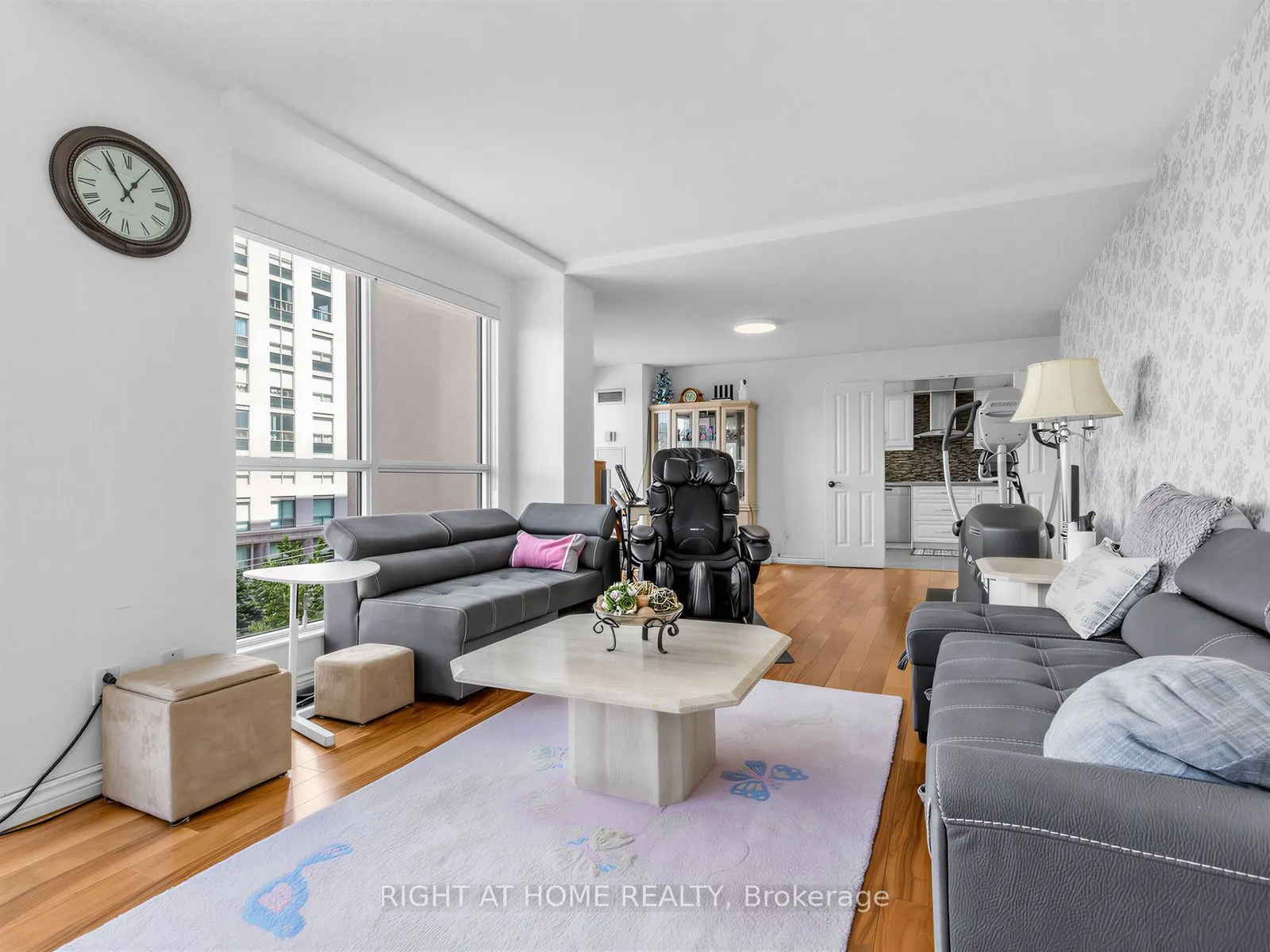 28 Hollywood Avenue #511