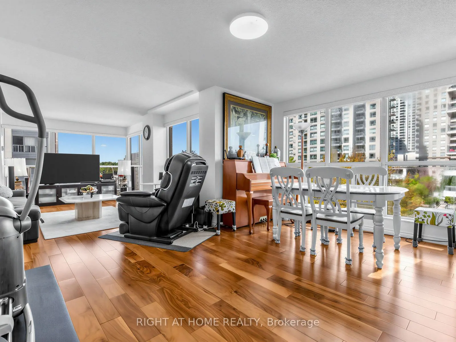 28 Hollywood Avenue #511