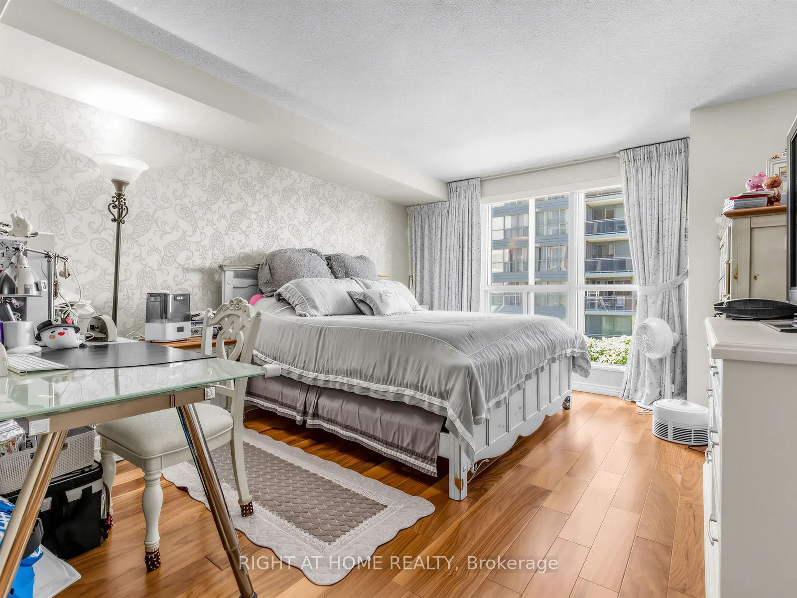 28 Hollywood Avenue #511