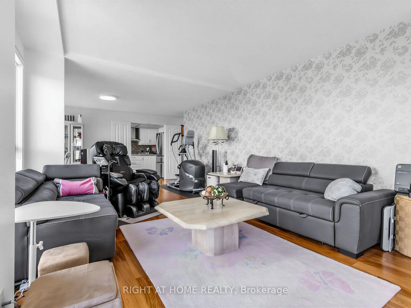 28 Hollywood Avenue #511