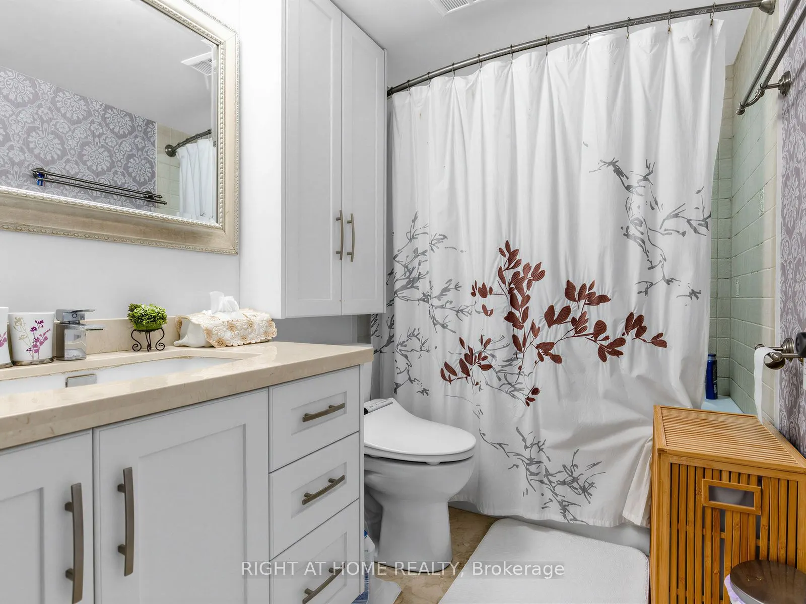 28 Hollywood Avenue #511