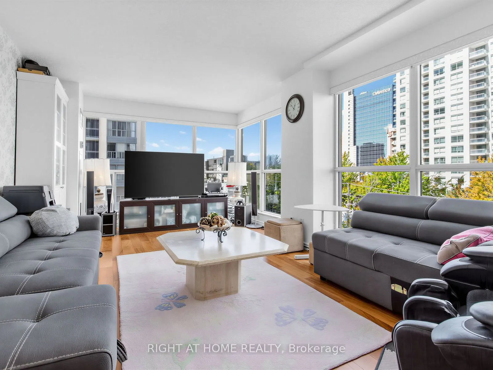 28 Hollywood Avenue #511