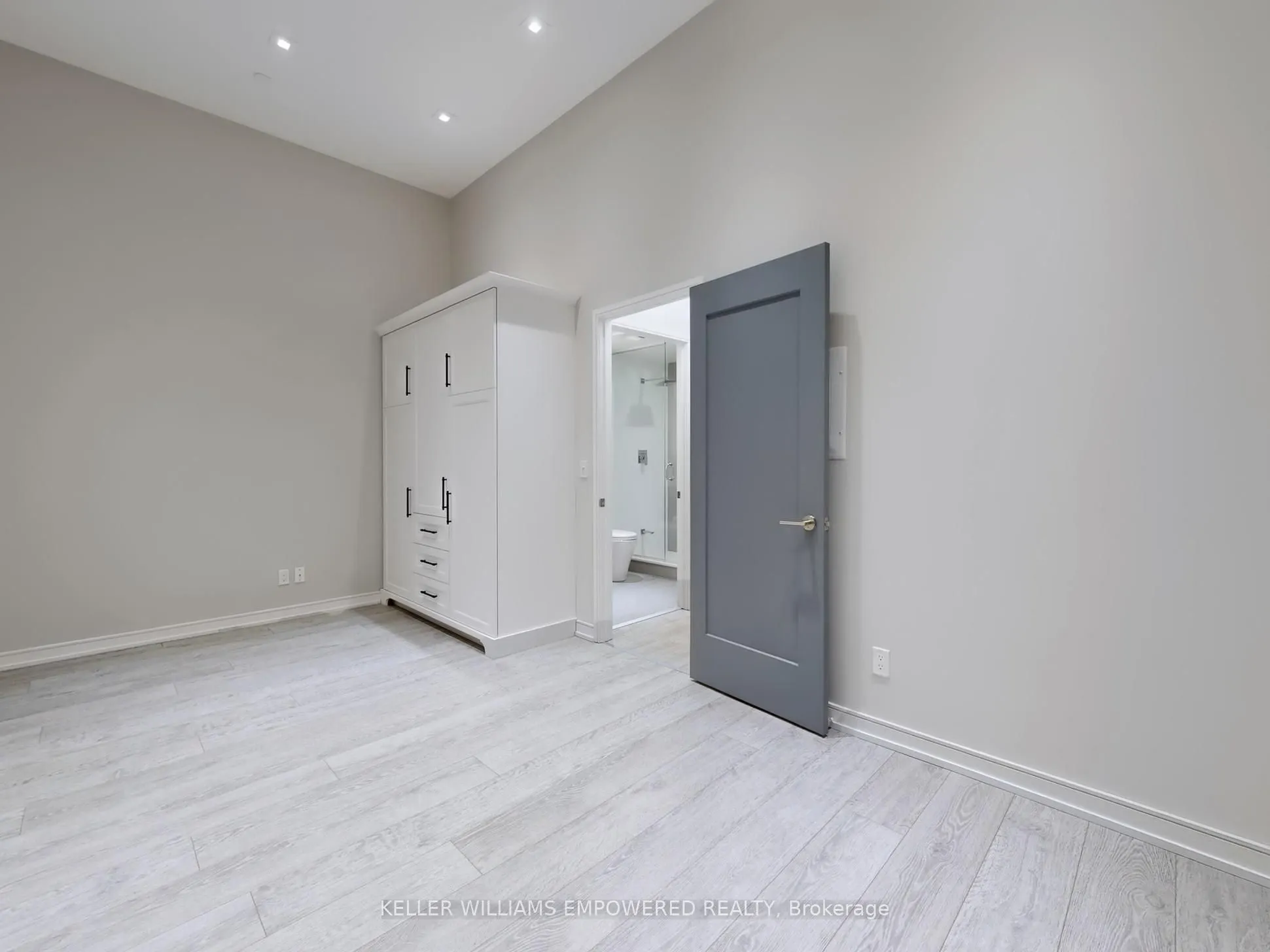 88 Scott Street #307