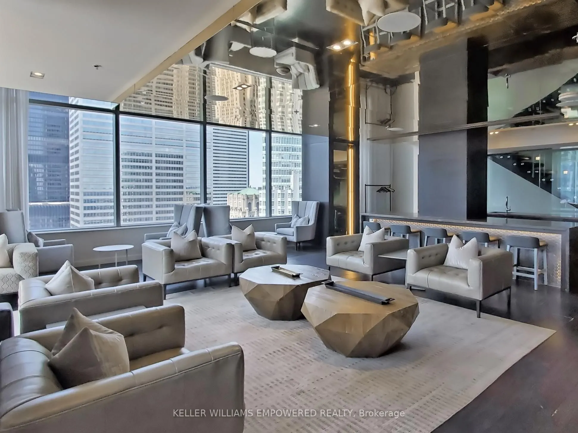 88 Scott Street #307