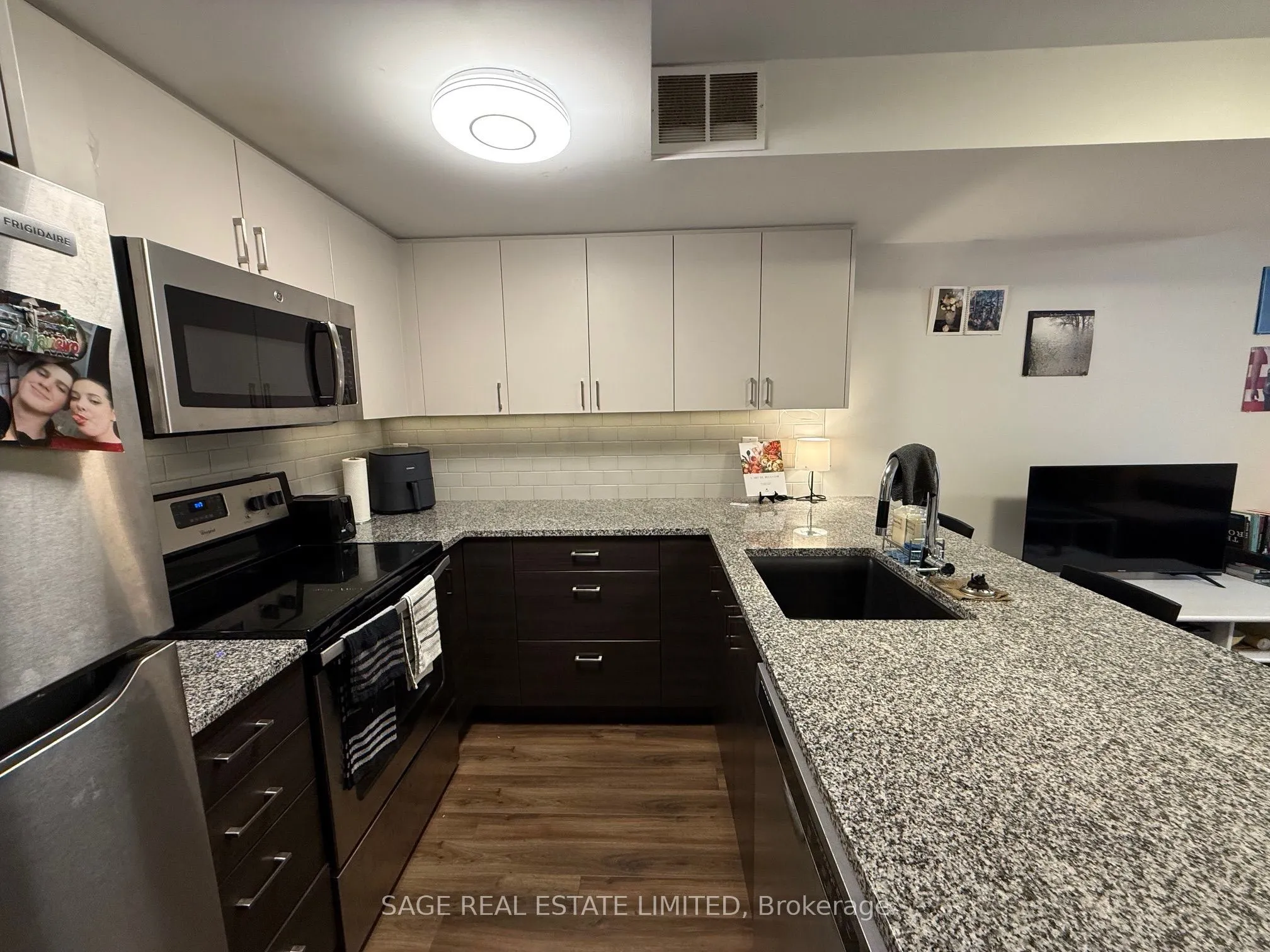228 Montrose Avenue #Lower