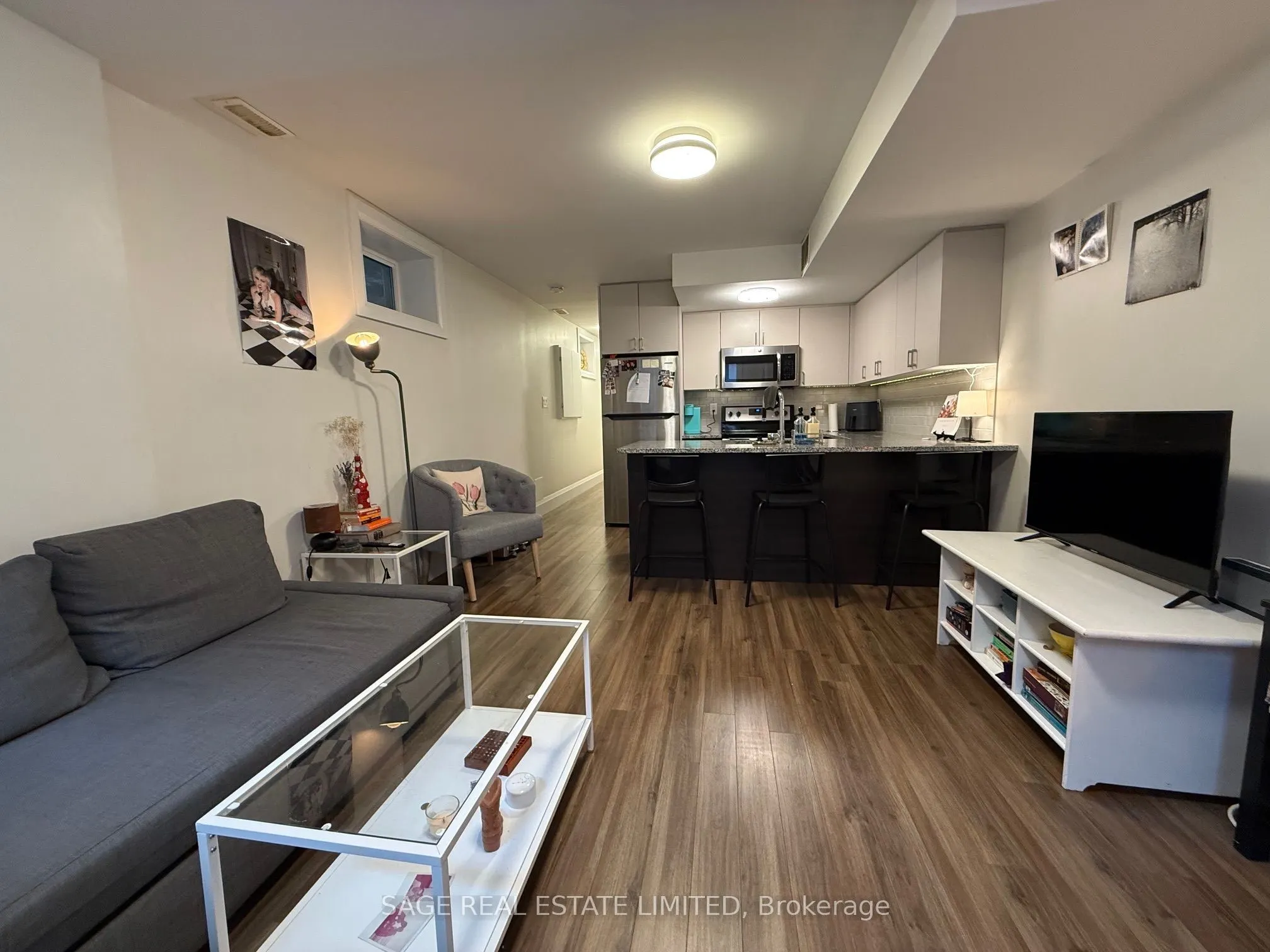 228 Montrose Avenue #Lower