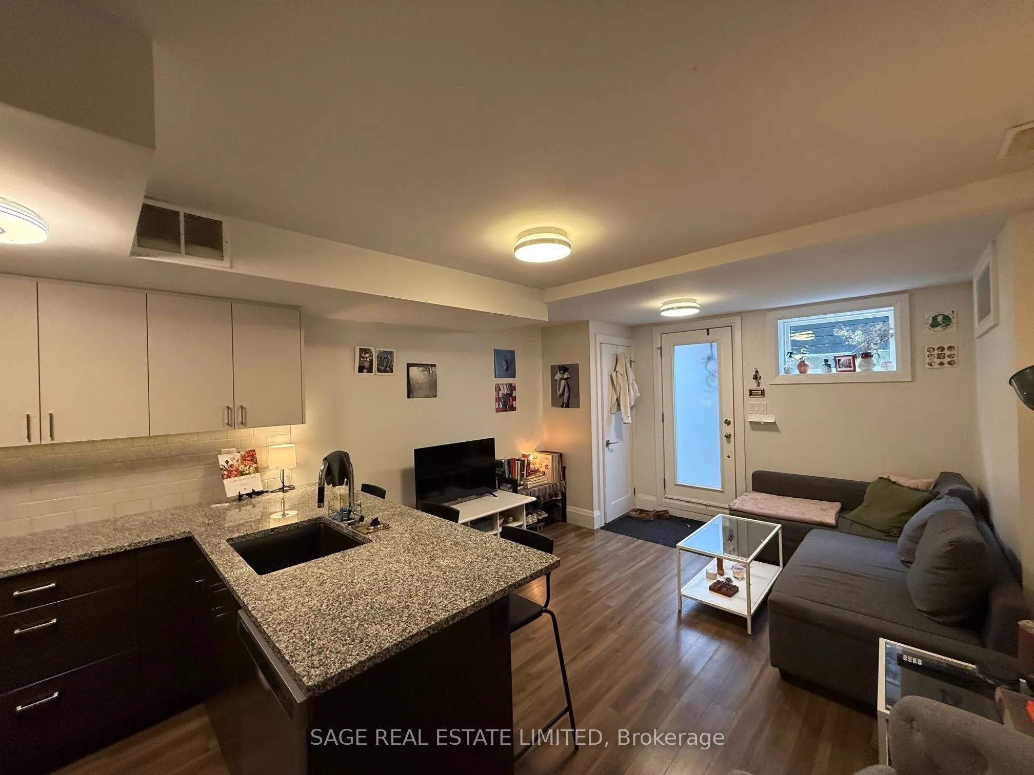 228 Montrose Avenue #Lower