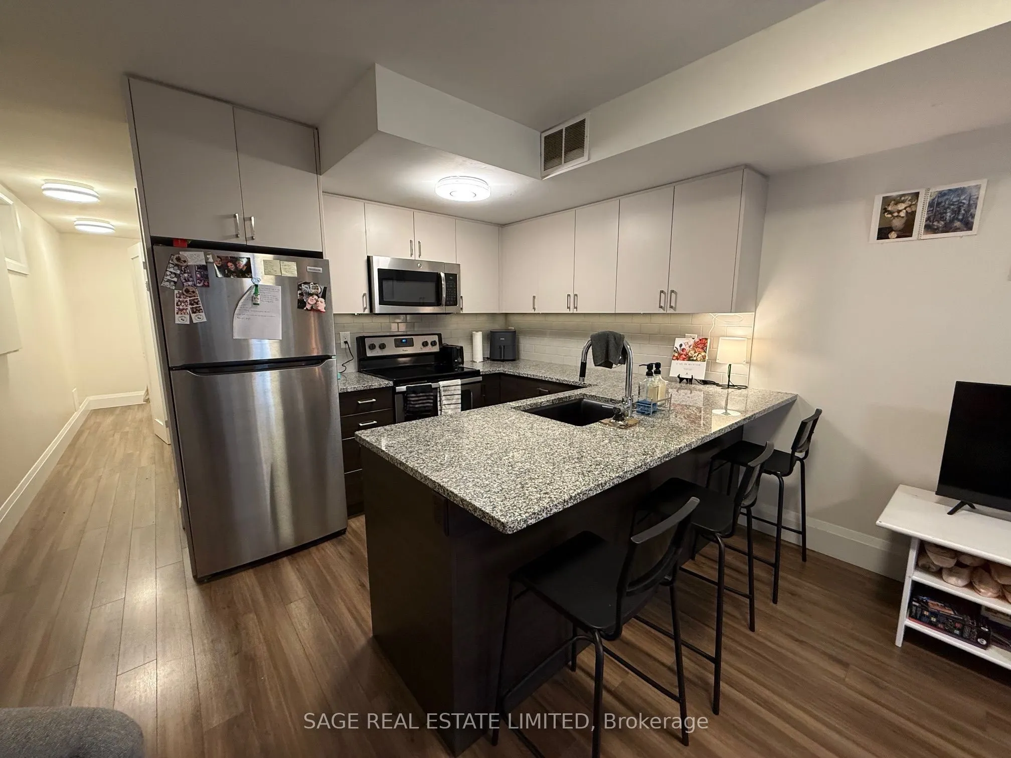 228 Montrose Avenue #Lower