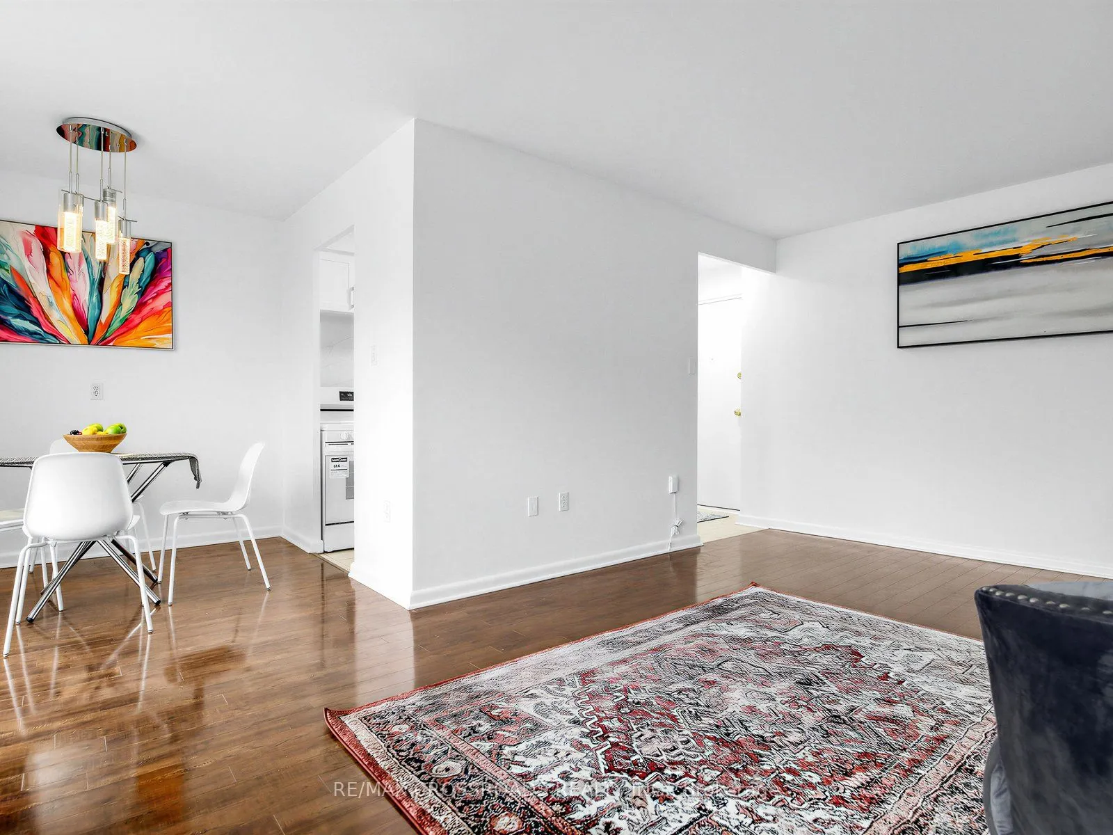 8 Kingsbridge Court #407