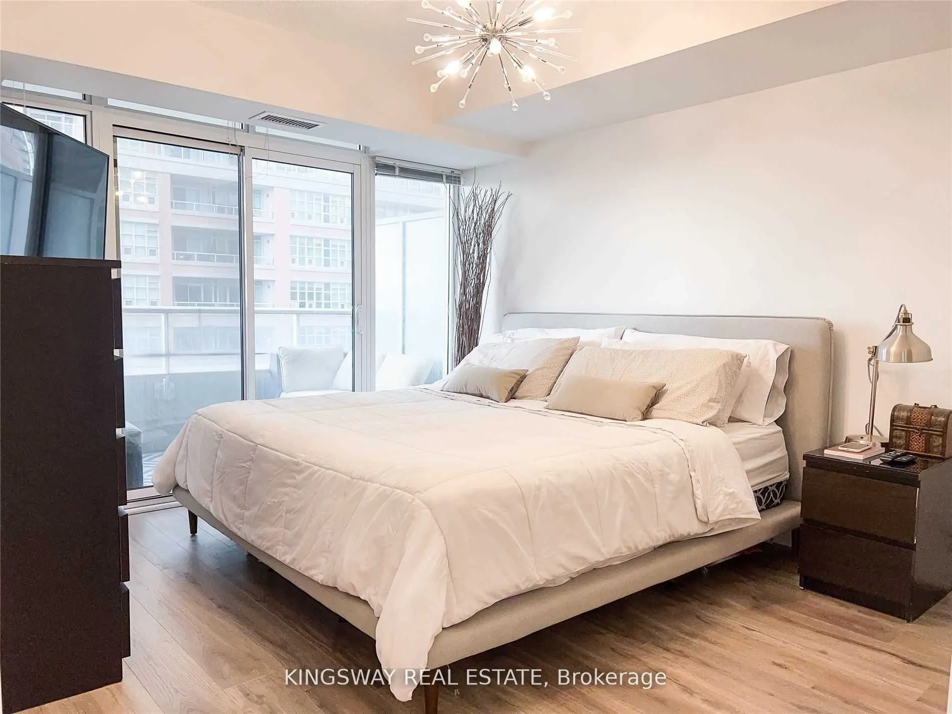65 East Liberty Street #805