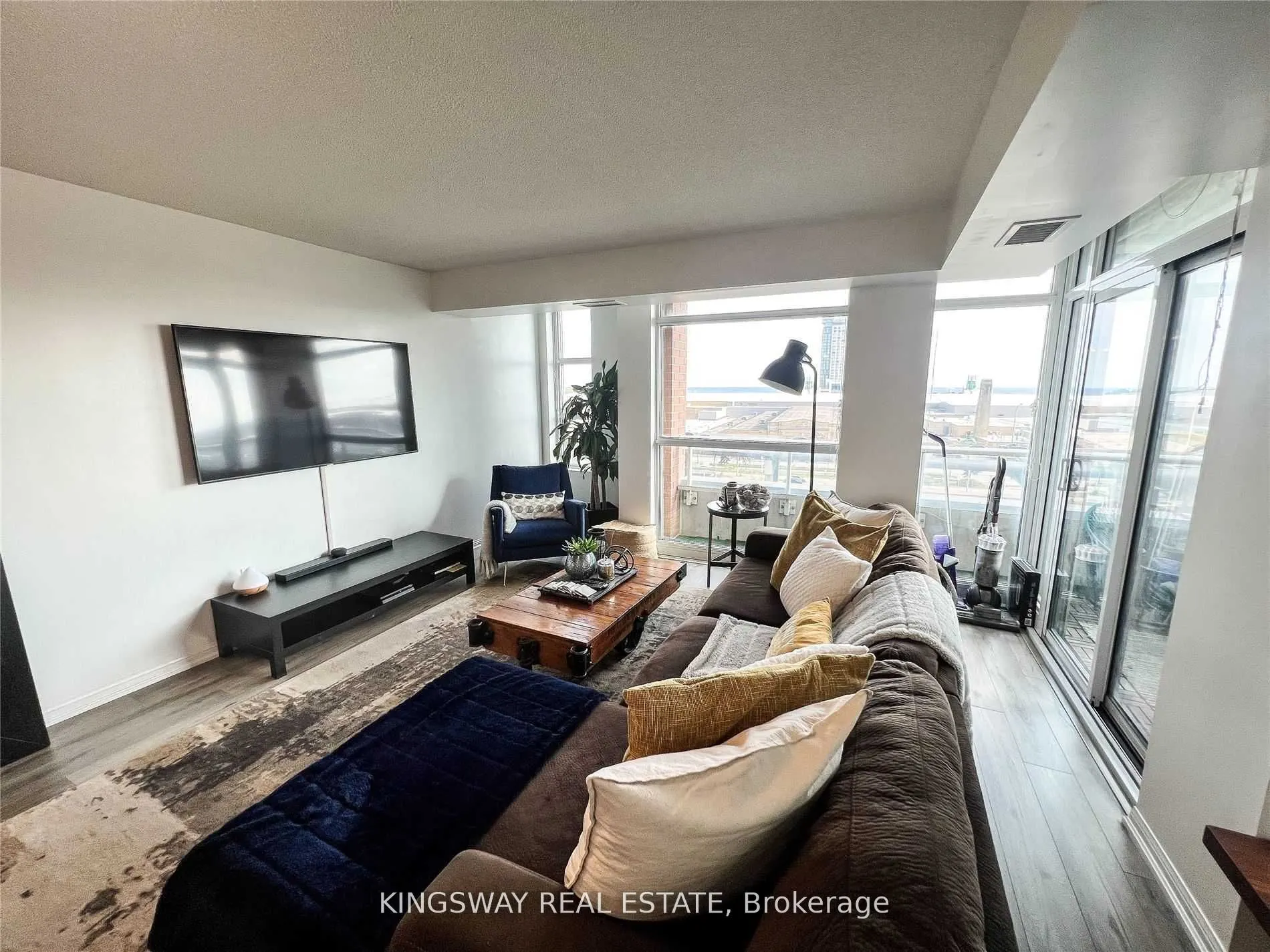 65 East Liberty Street #805