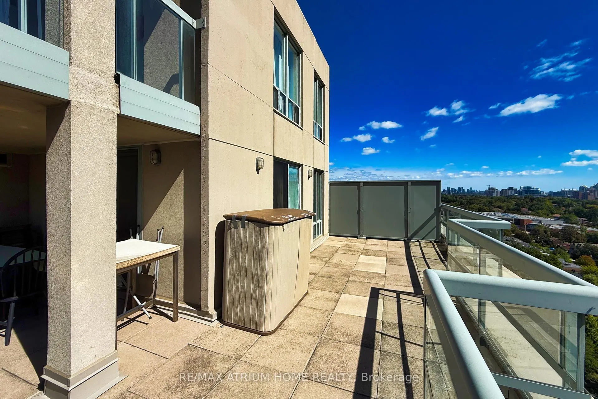 28 Empress Avenue #2208