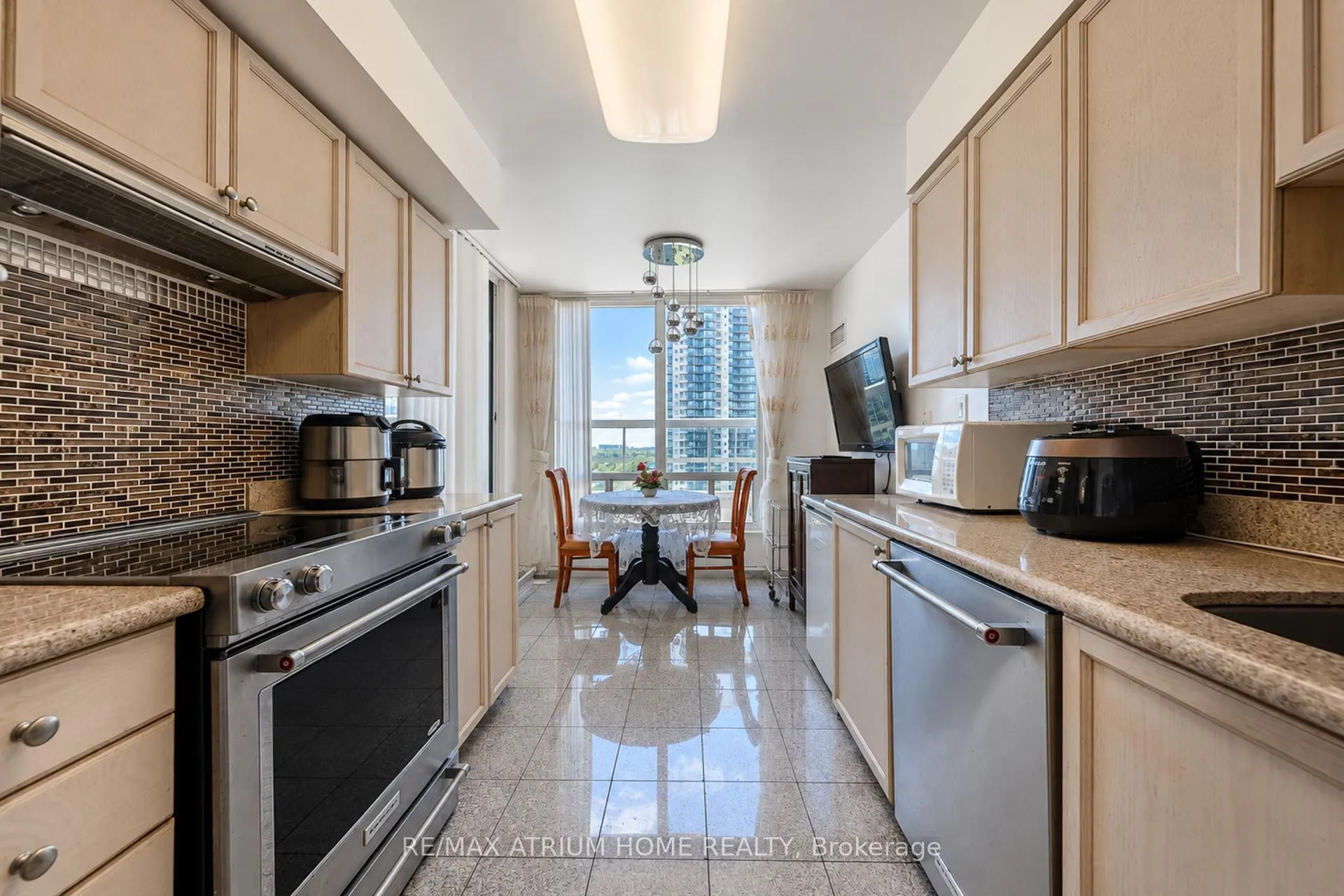 28 Empress Avenue #2208
