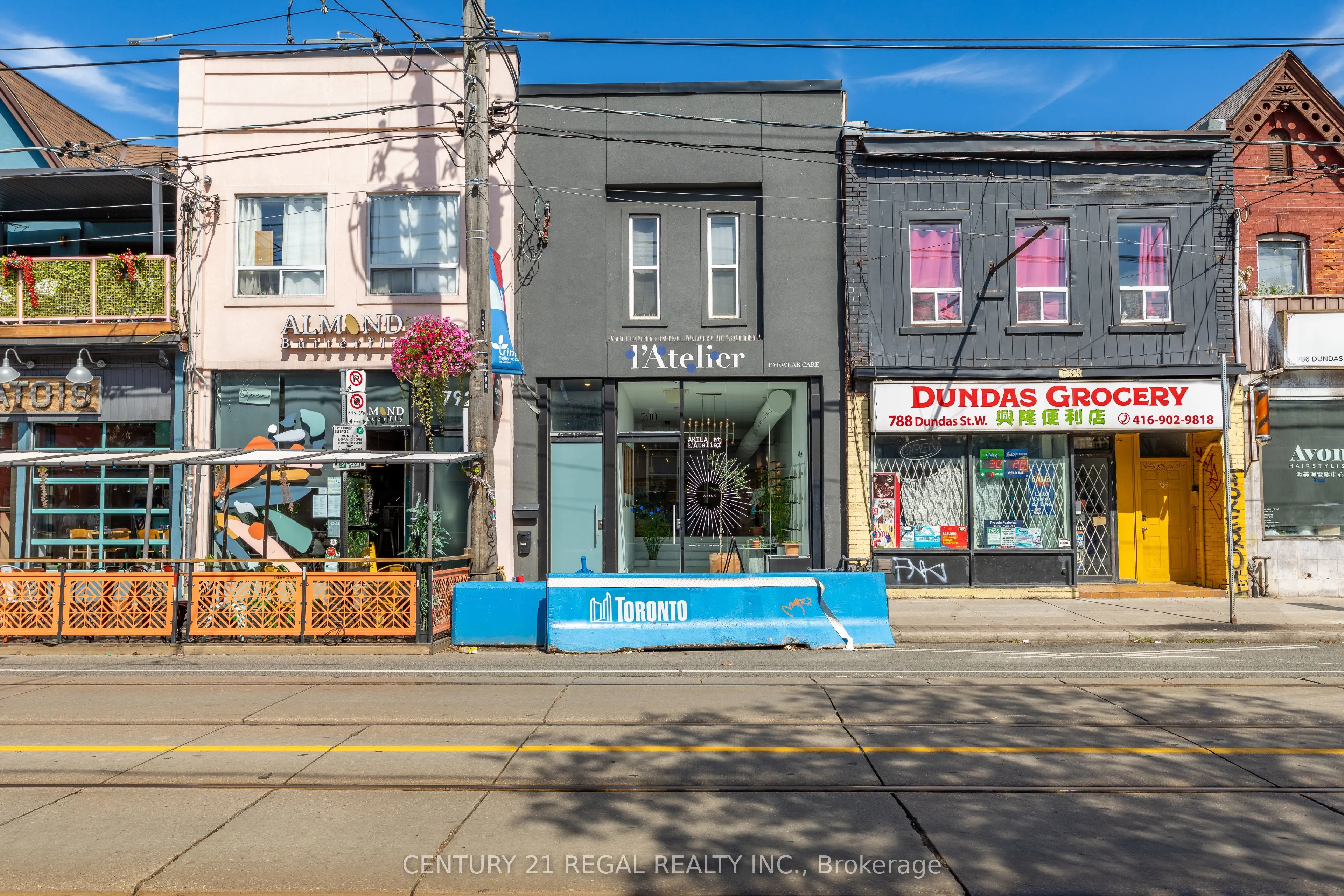 790 Dundas Street
