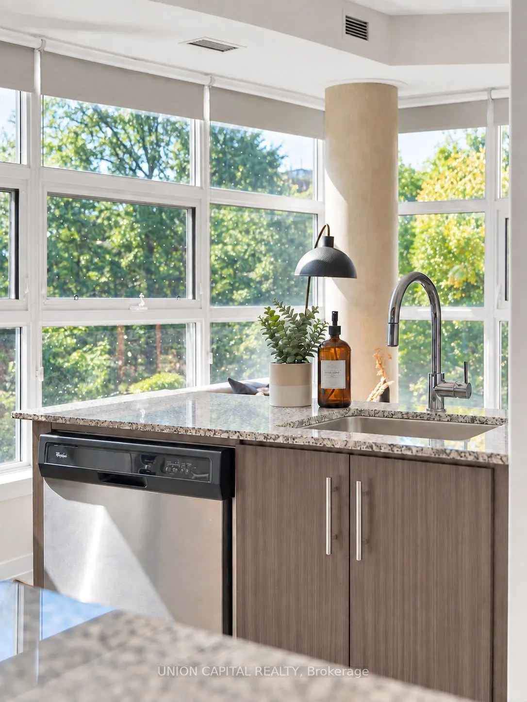 10 Willison Square #202