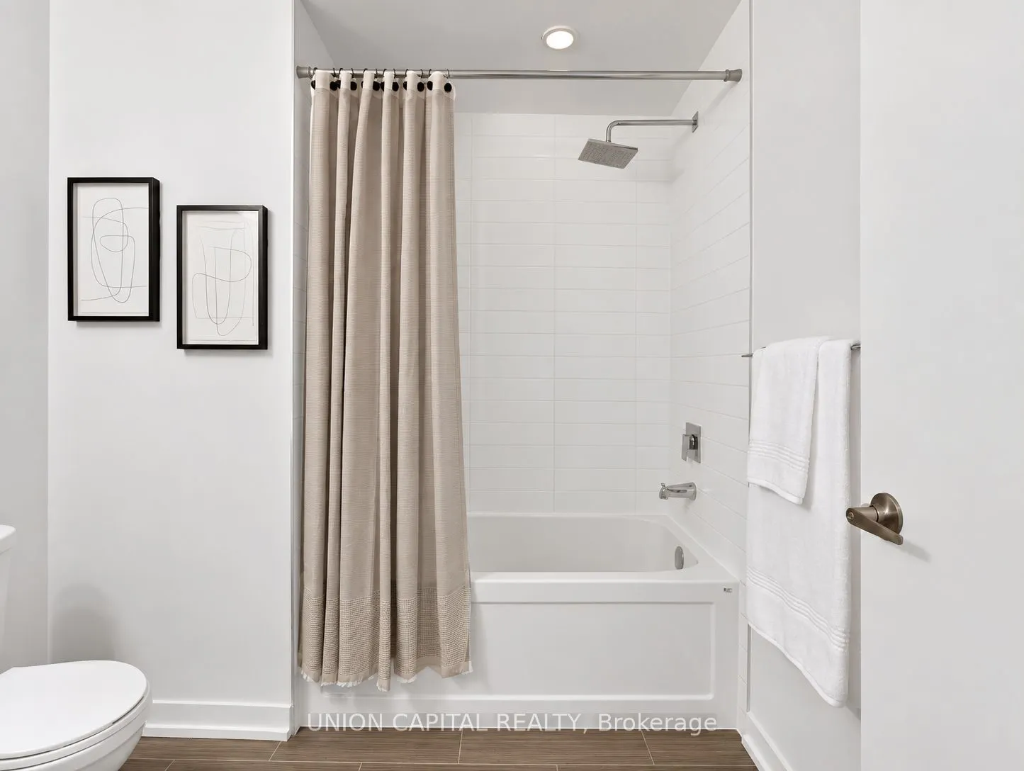 10 Willison Square #202