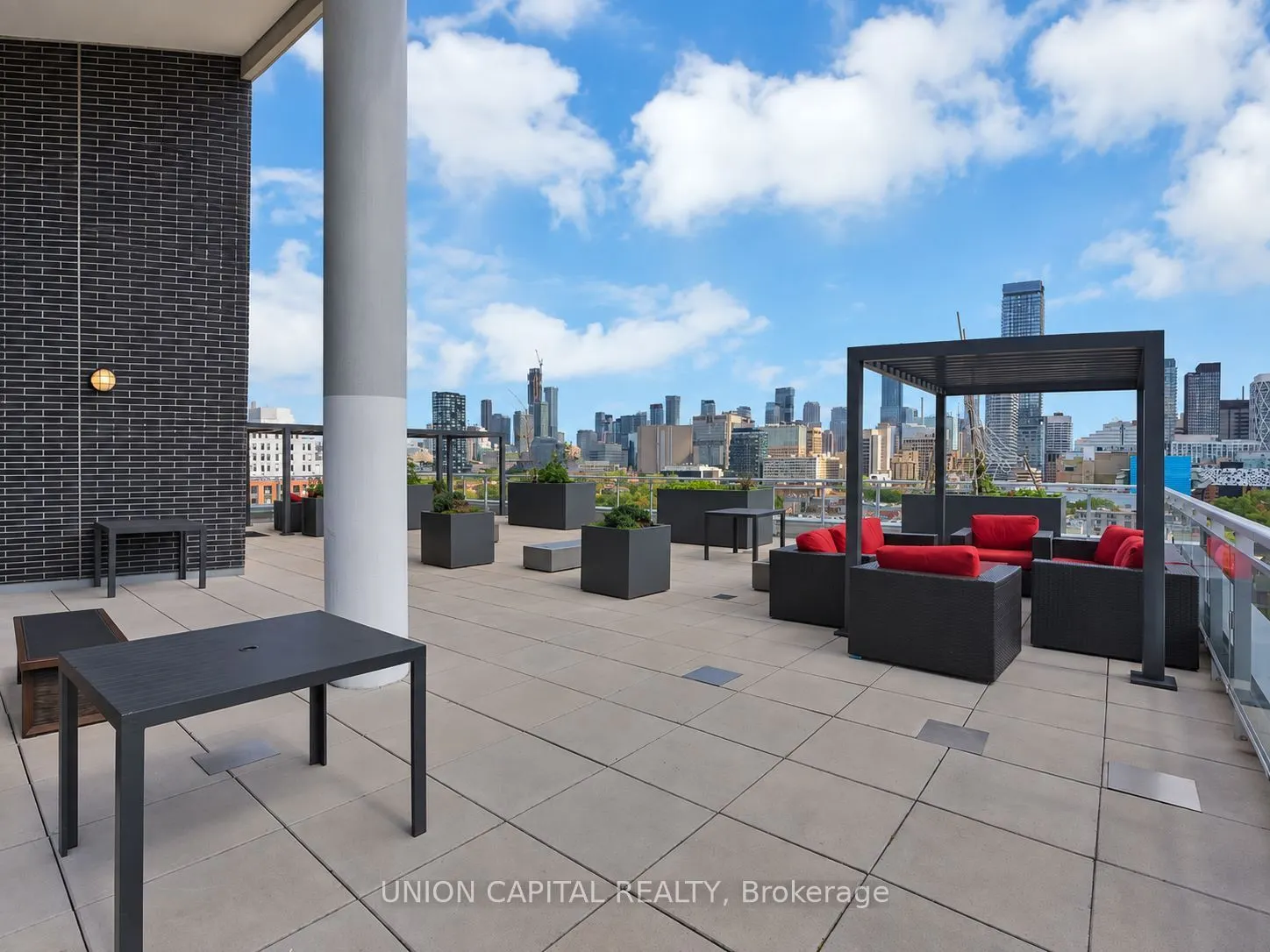 10 Willison Square #202