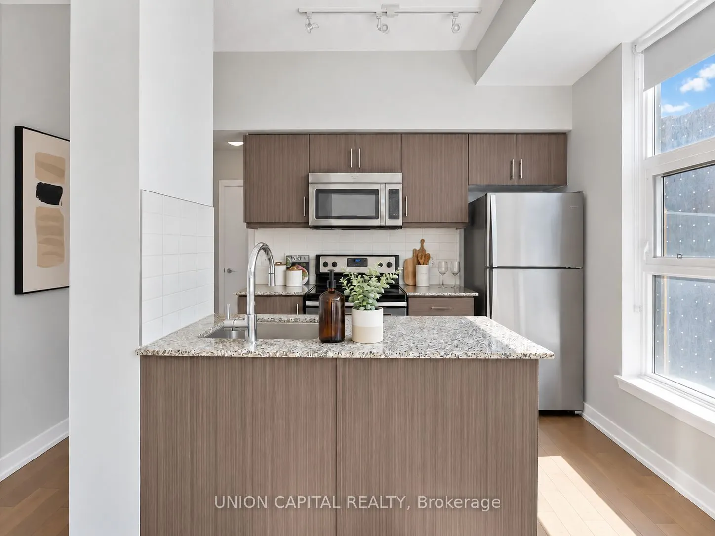 10 Willison Square #202