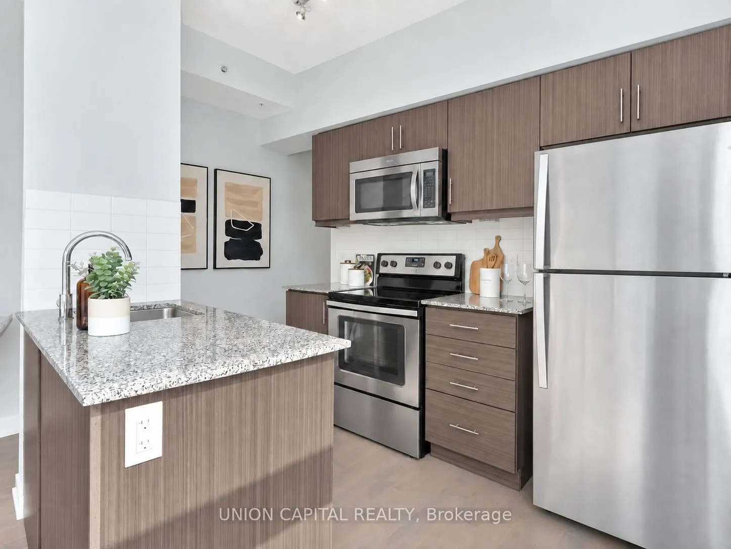 10 Willison Square #202