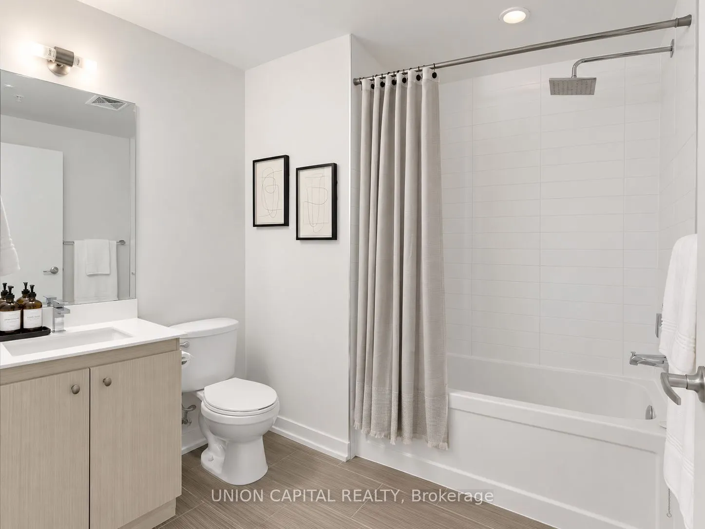 10 Willison Square #202