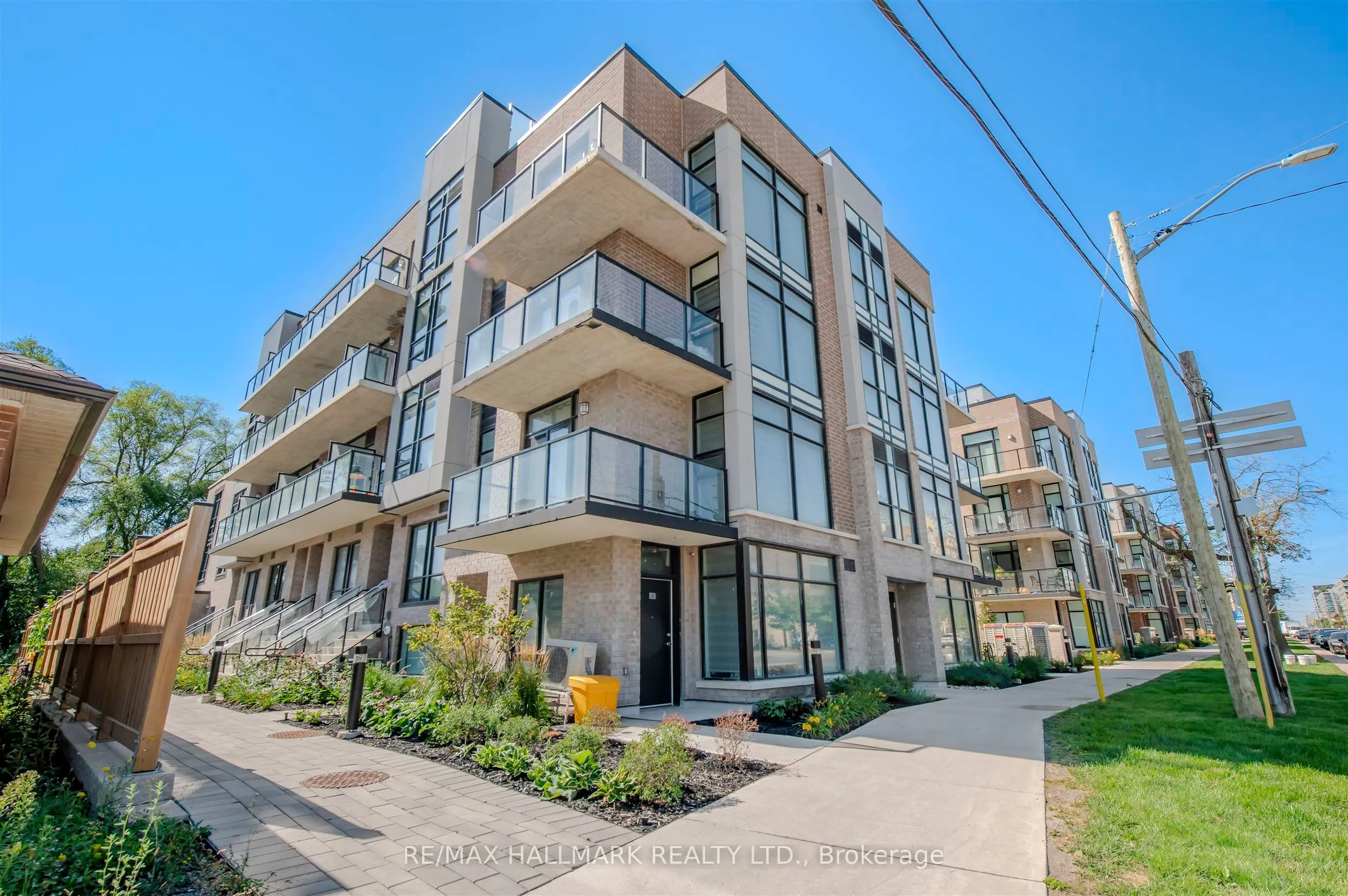 35-851 Sheppard Avenue W #4th floor