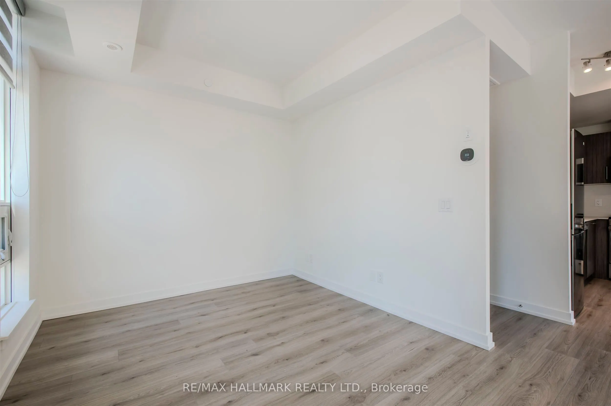 10-851 Sheppard Avenue W #2nd floor
