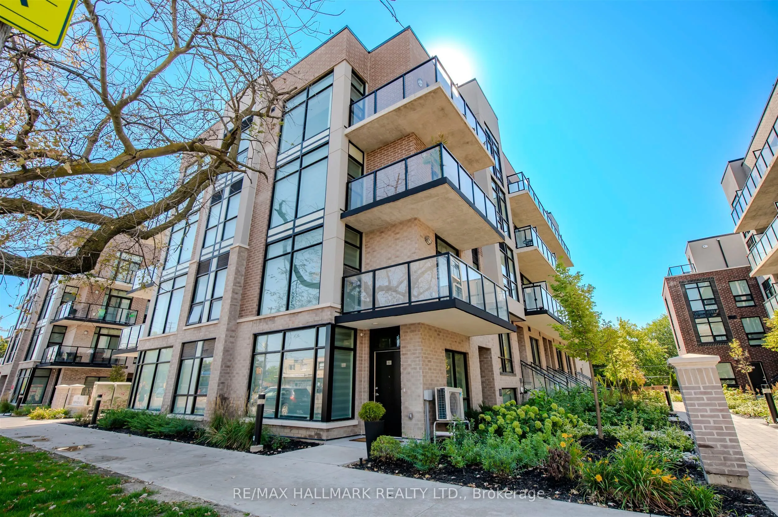 10-851 Sheppard Avenue W #2nd floor