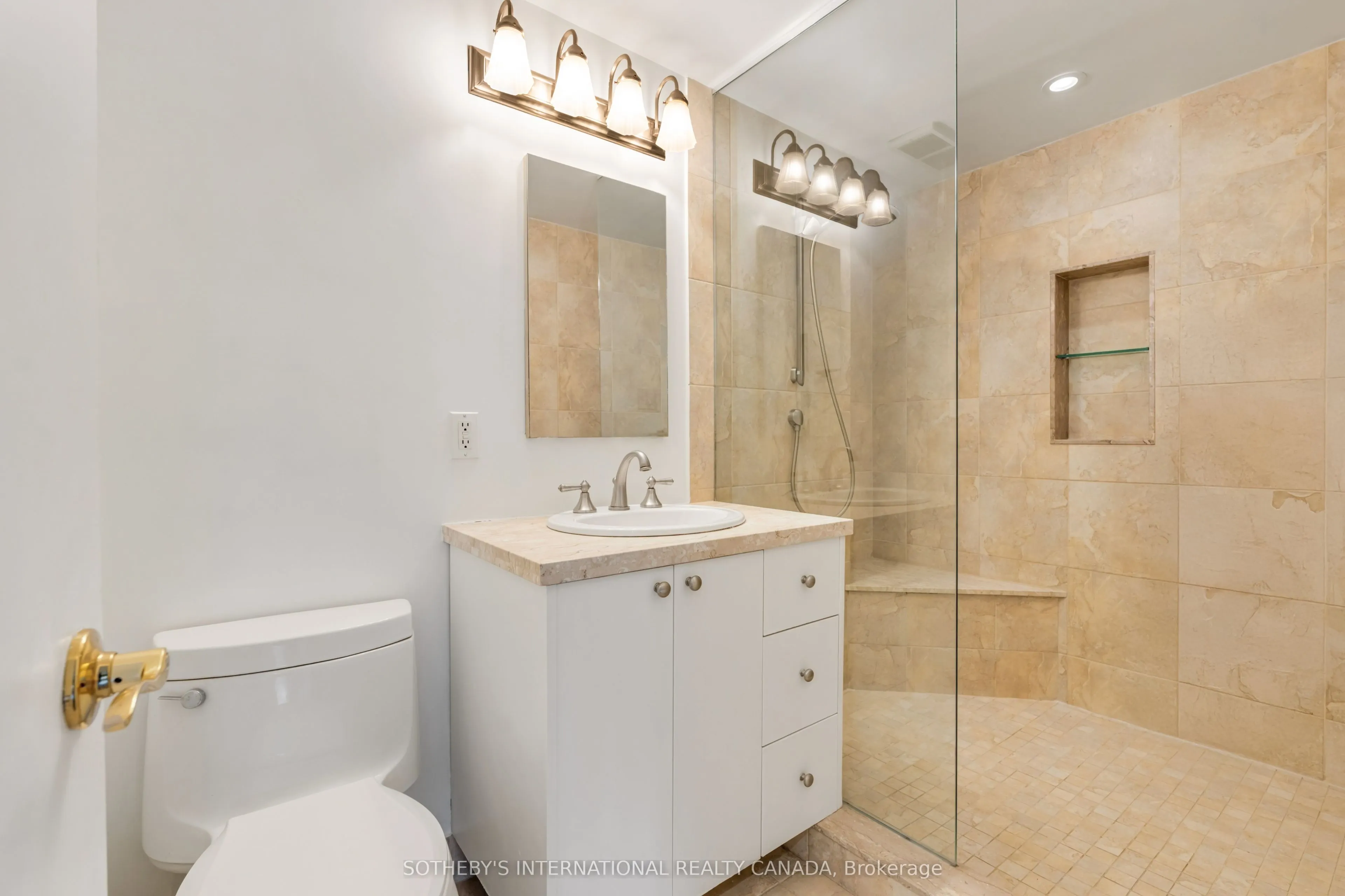 21 Dale Avenue #945