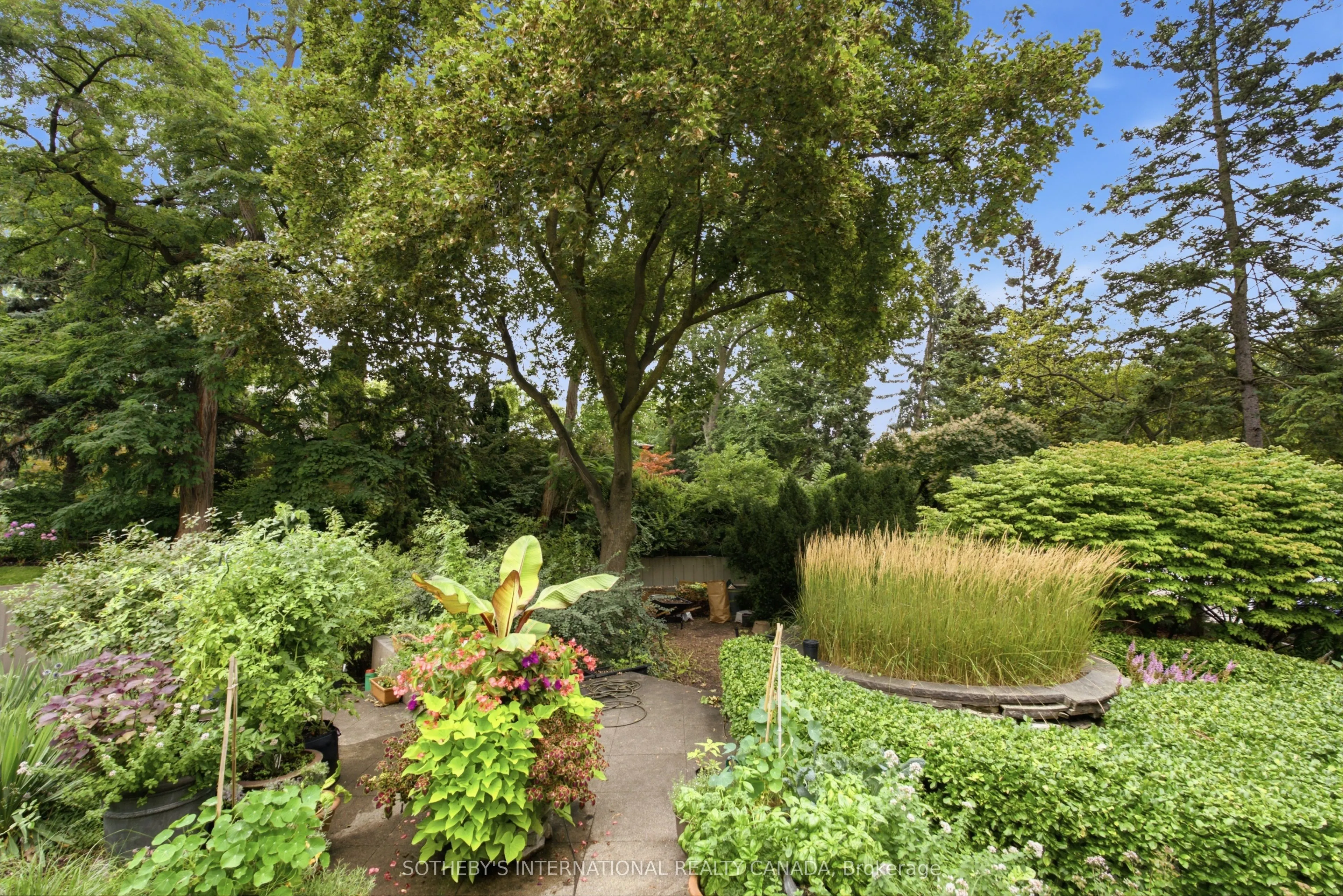 21 Dale Avenue #945