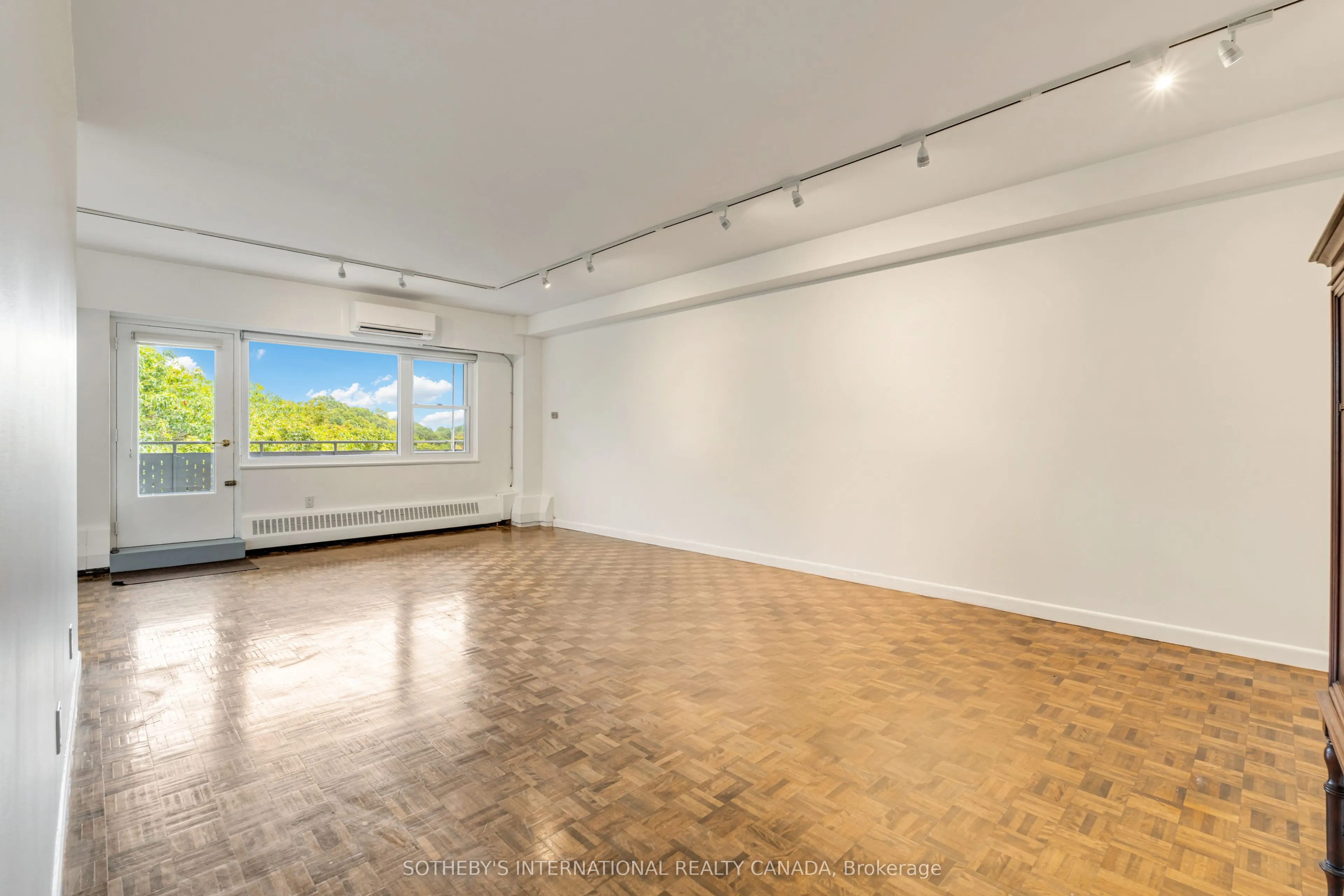 21 Dale Avenue #945