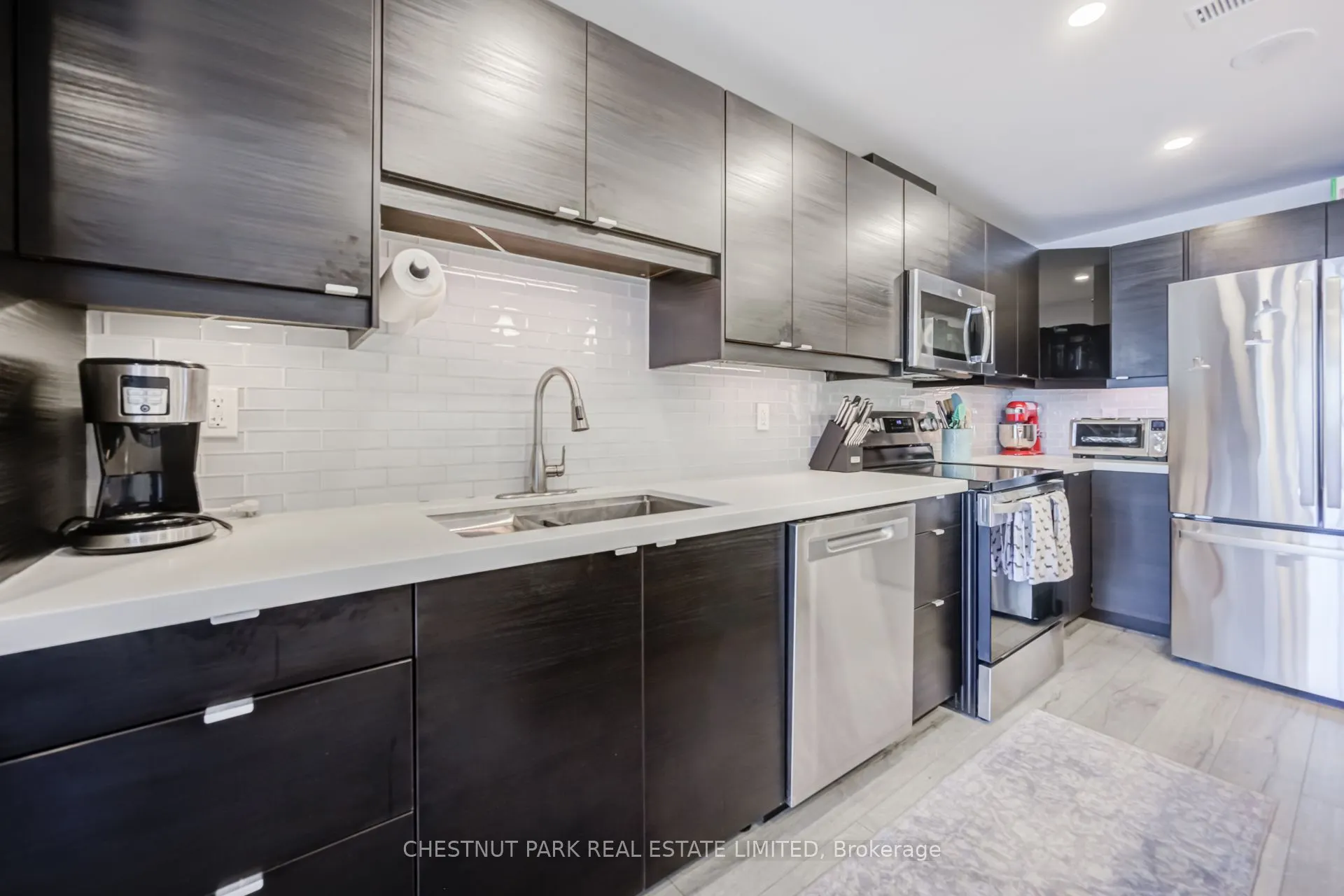 168 King Street E #914