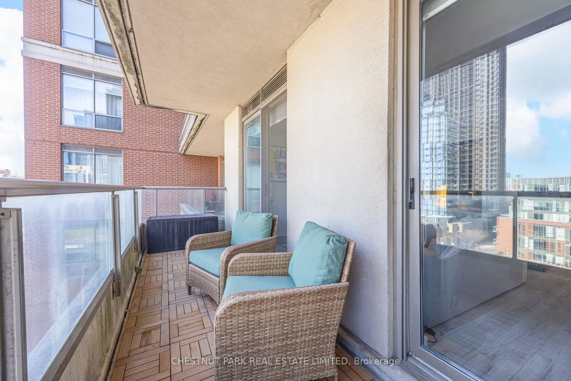 168 King Street E #914