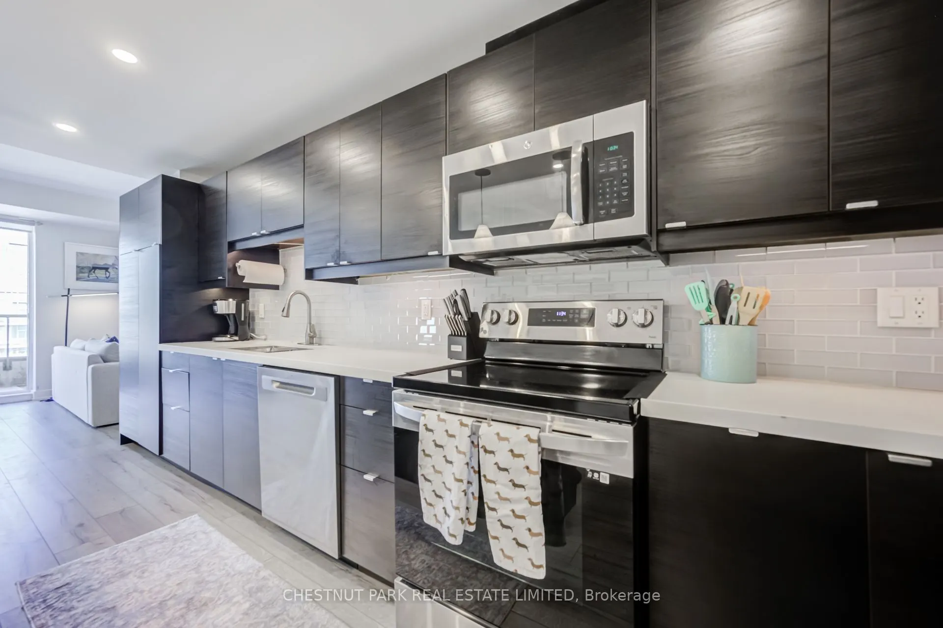168 King Street E #914