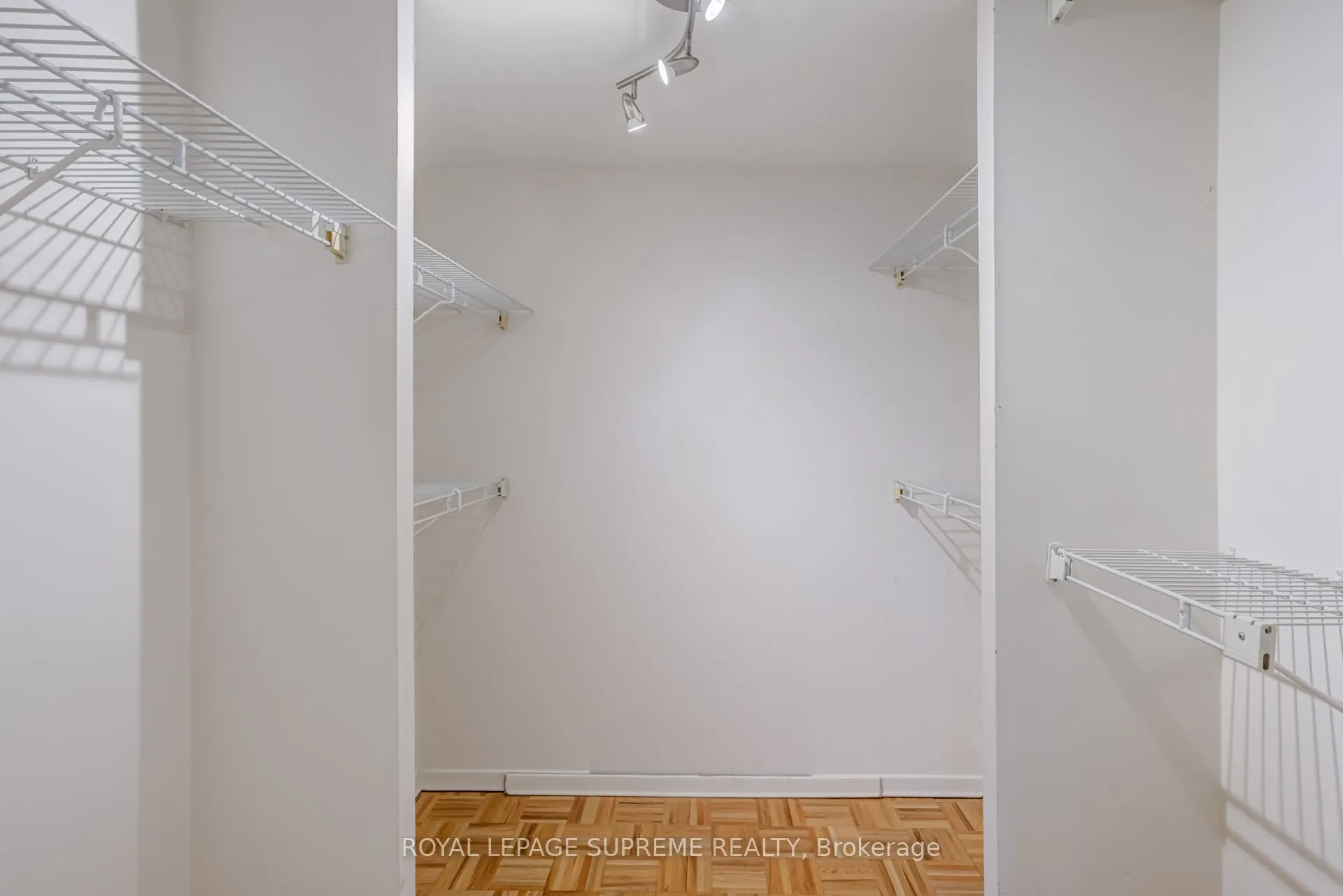 5 Kenneth Avenue #1804