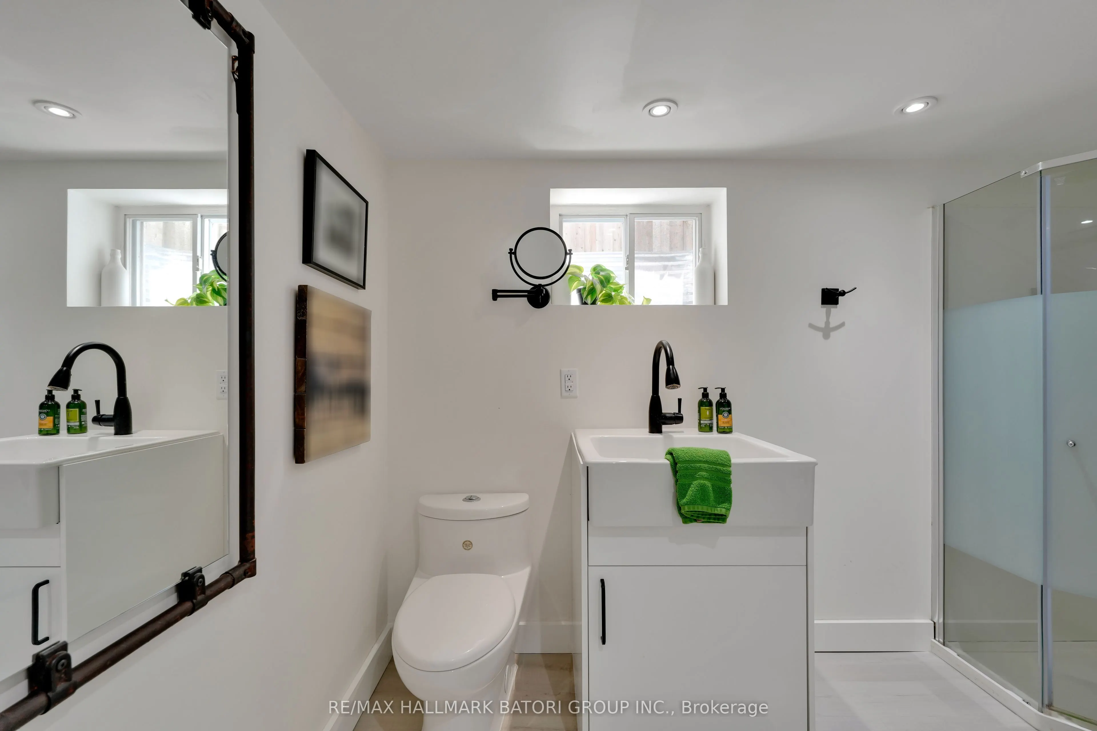 255 Blythwood Road