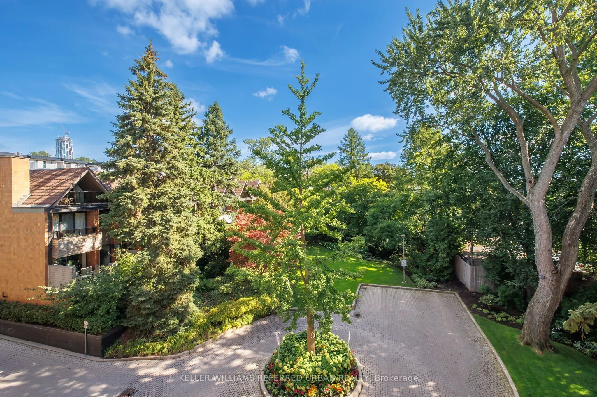 40 Oaklands Avenue #321