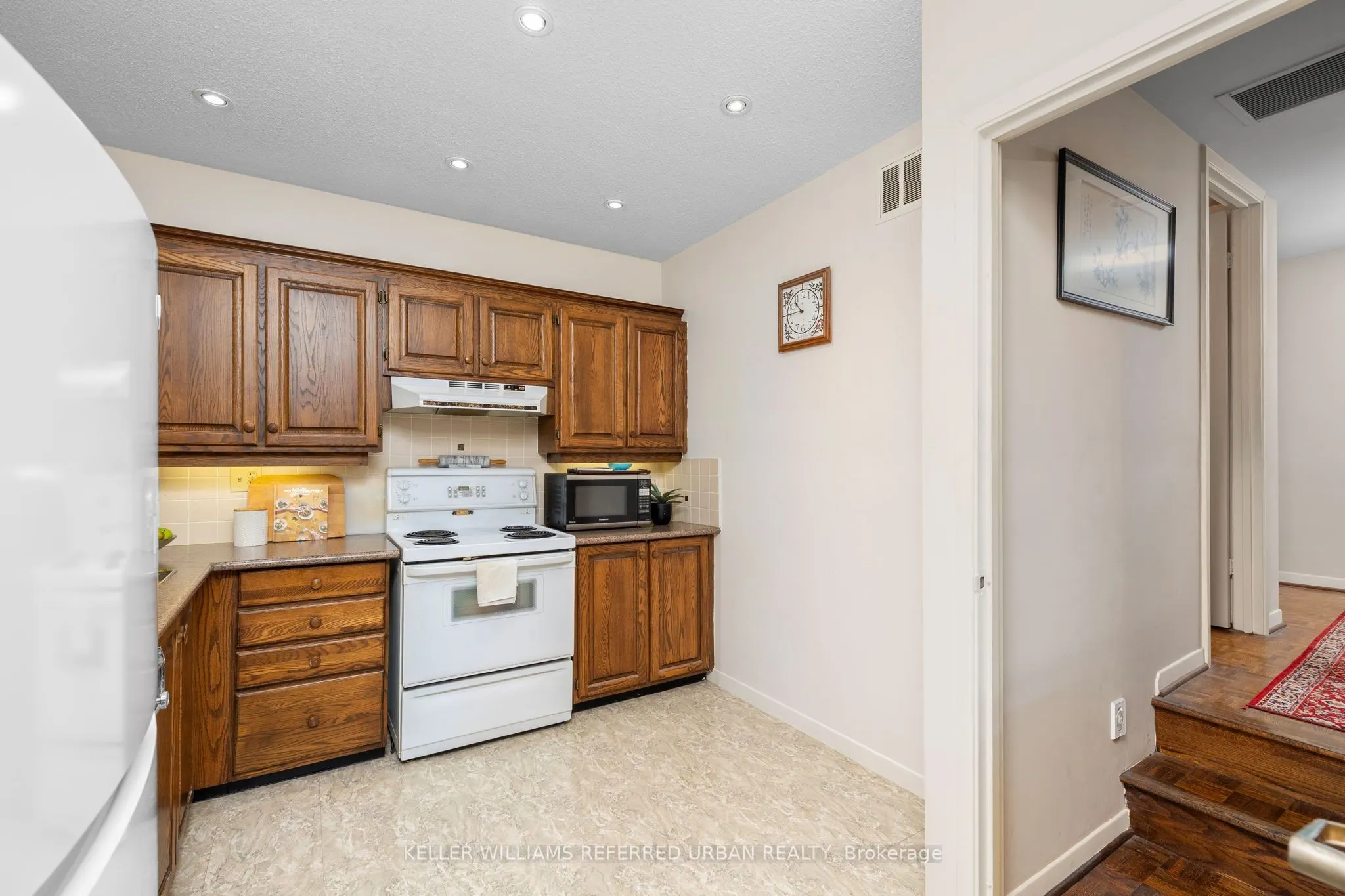 40 Oaklands Avenue #321
