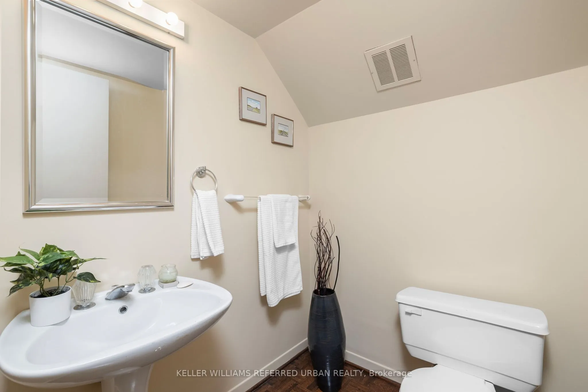 40 Oaklands Avenue #321