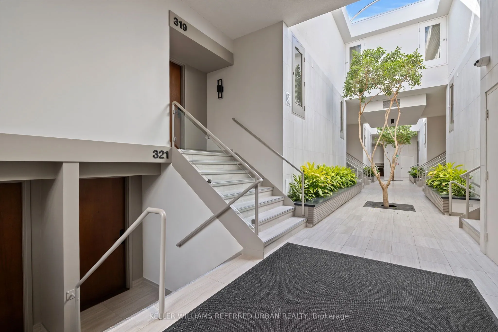 40 Oaklands Avenue #321