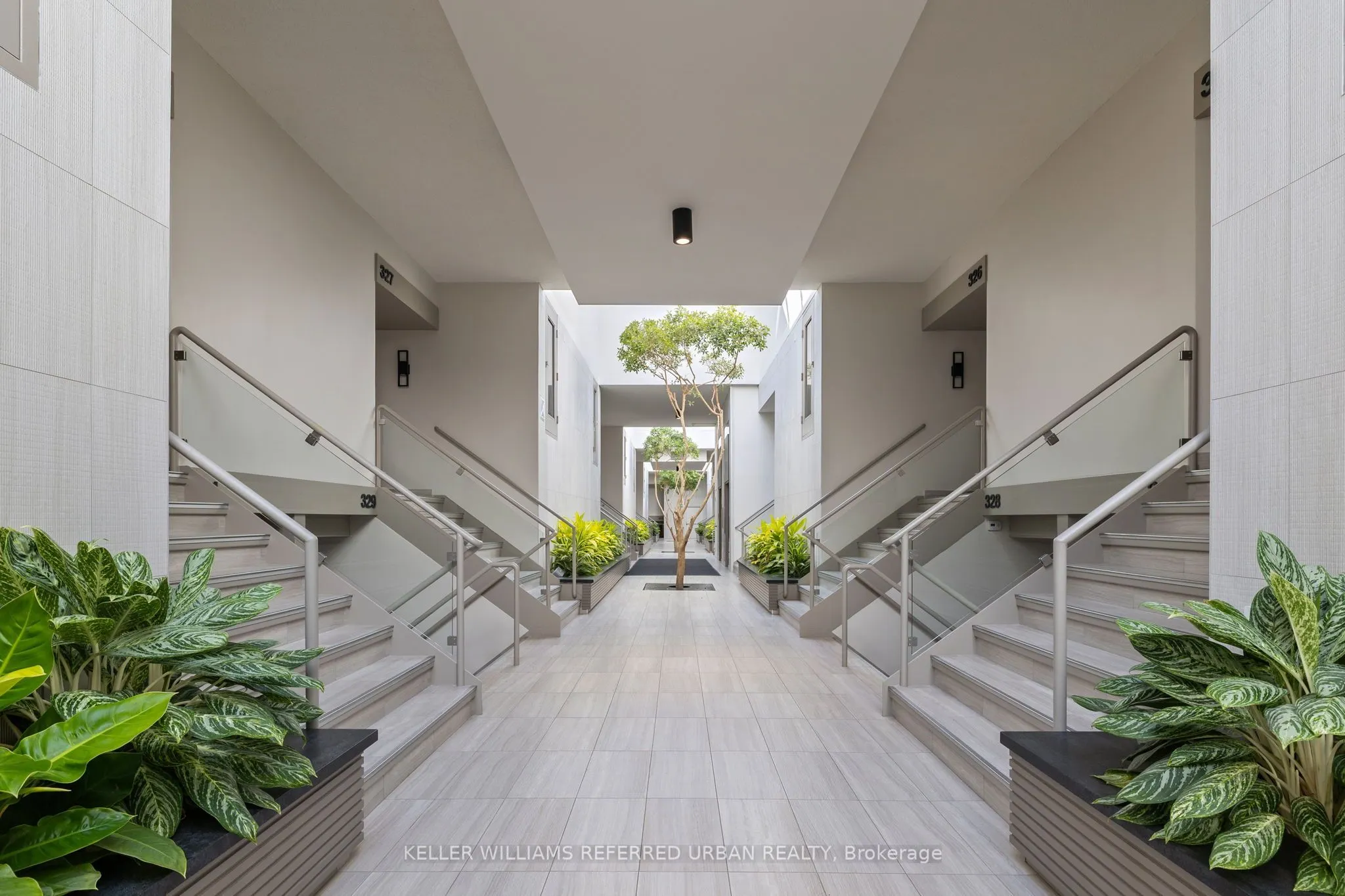 40 Oaklands Avenue #321