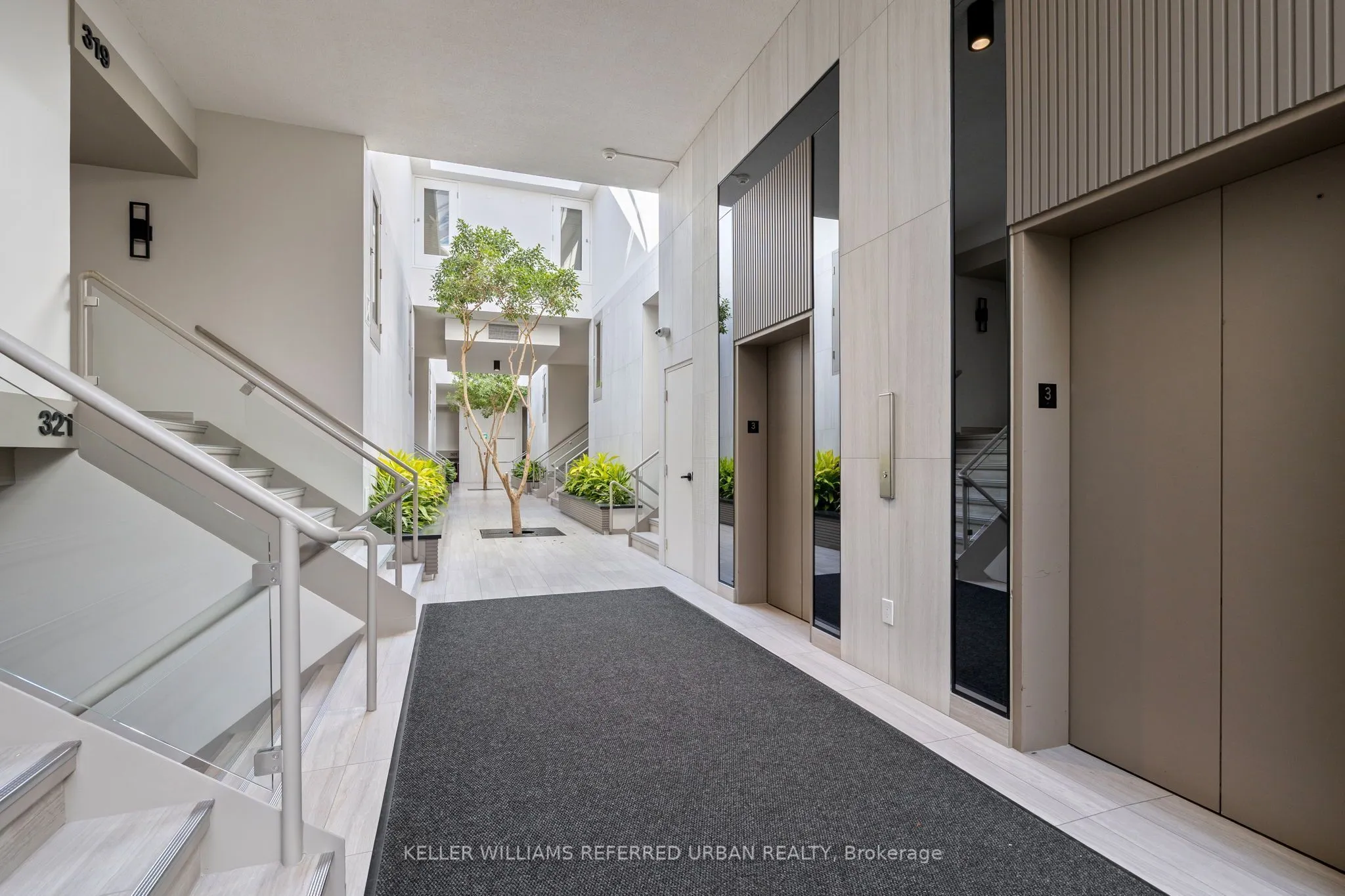 40 Oaklands Avenue #321