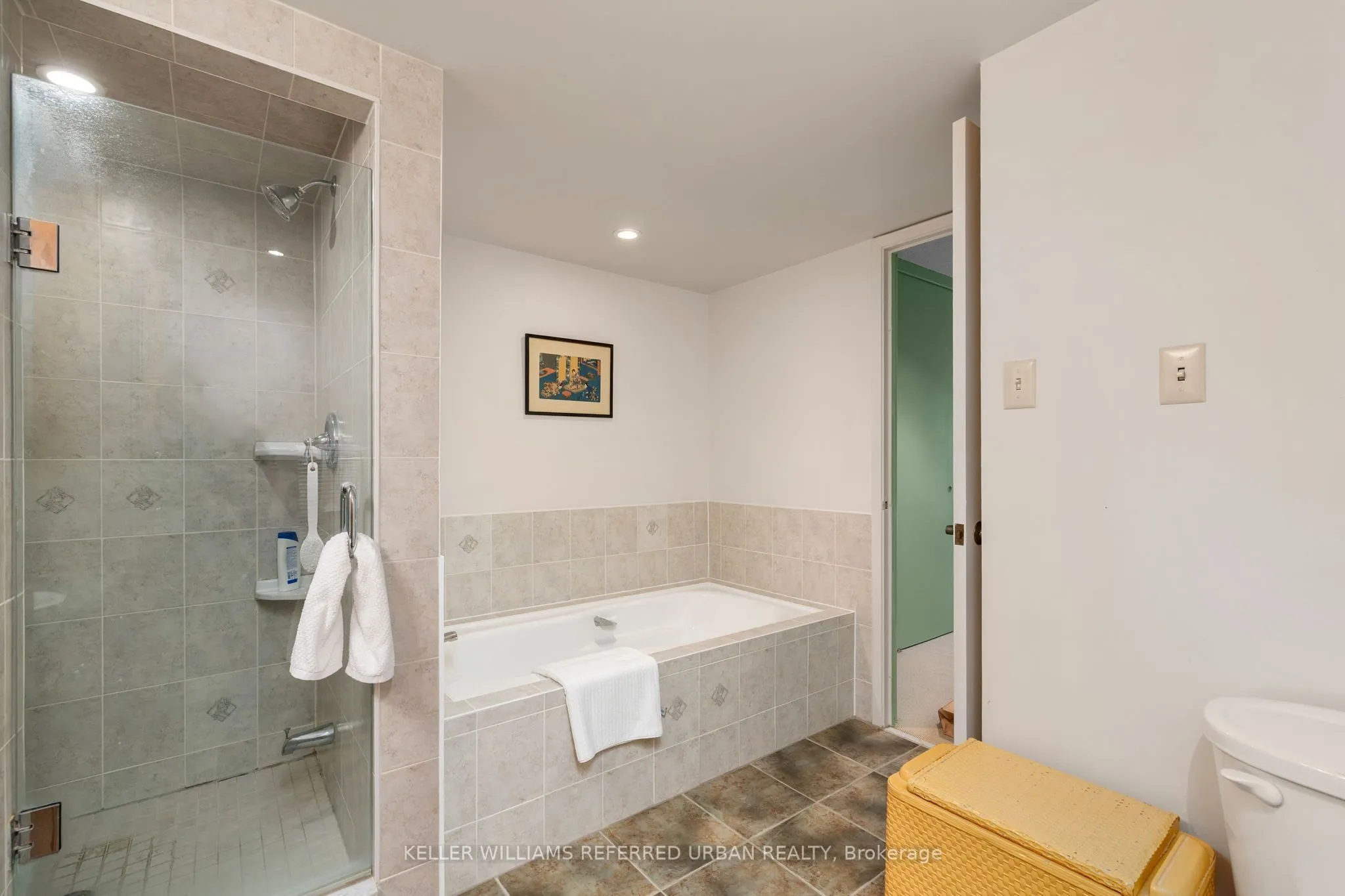 40 Oaklands Avenue #321