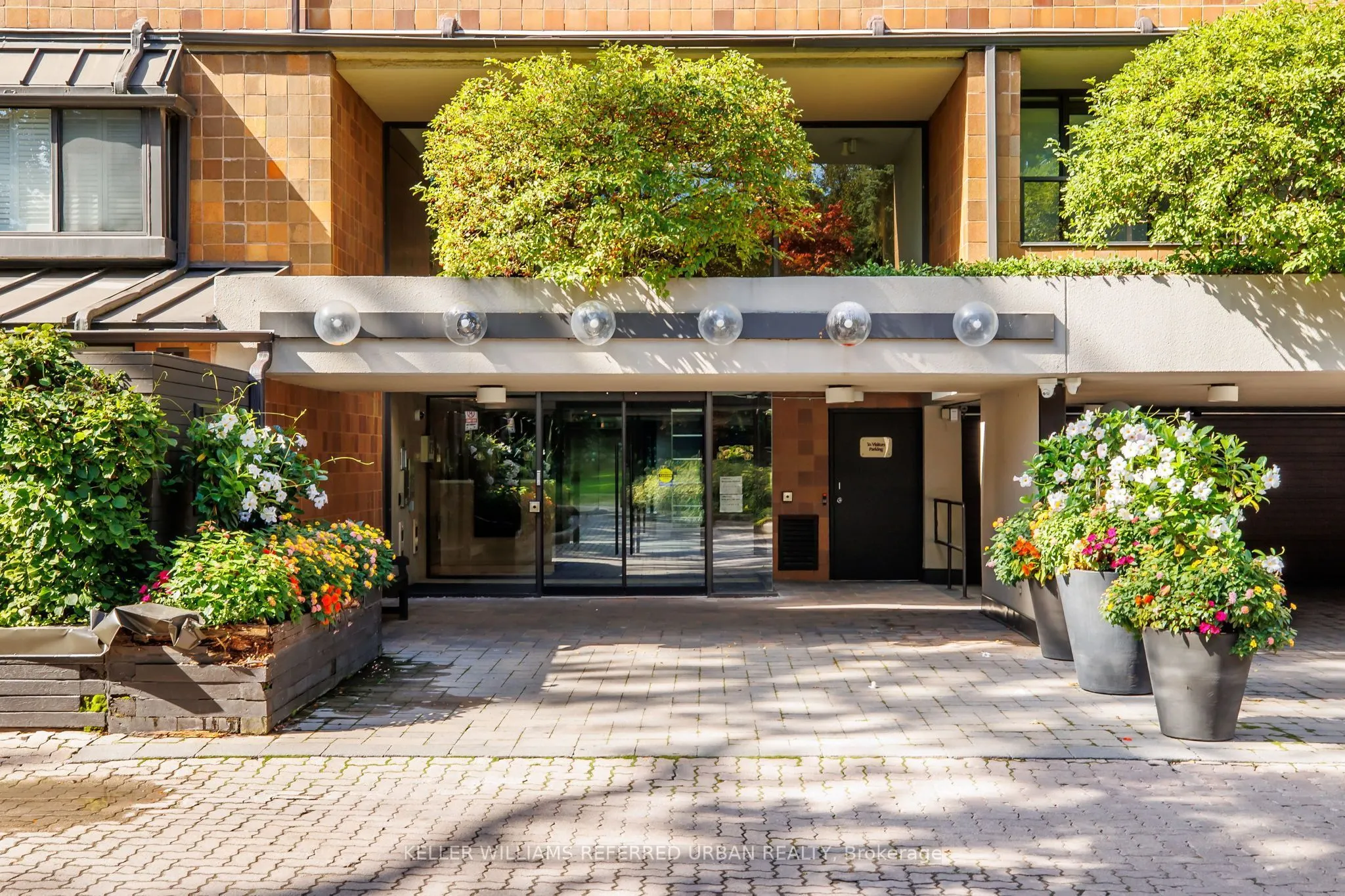 40 Oaklands Avenue #321