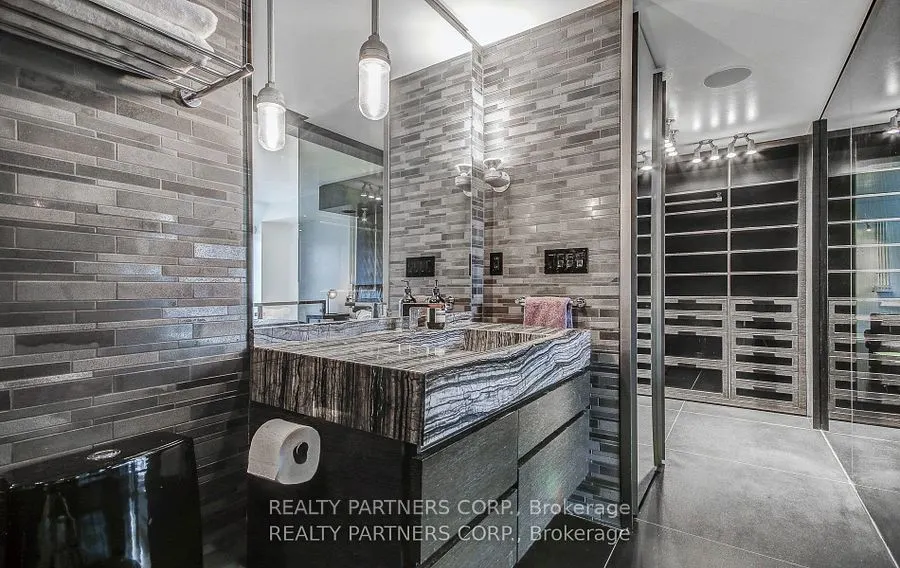 38 The Esplanade Avenue #419