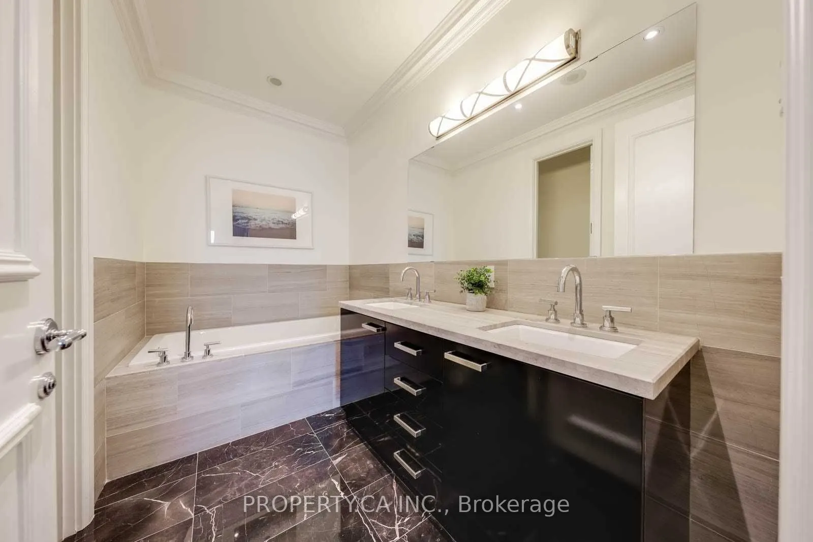 311 Bay Street #3706
